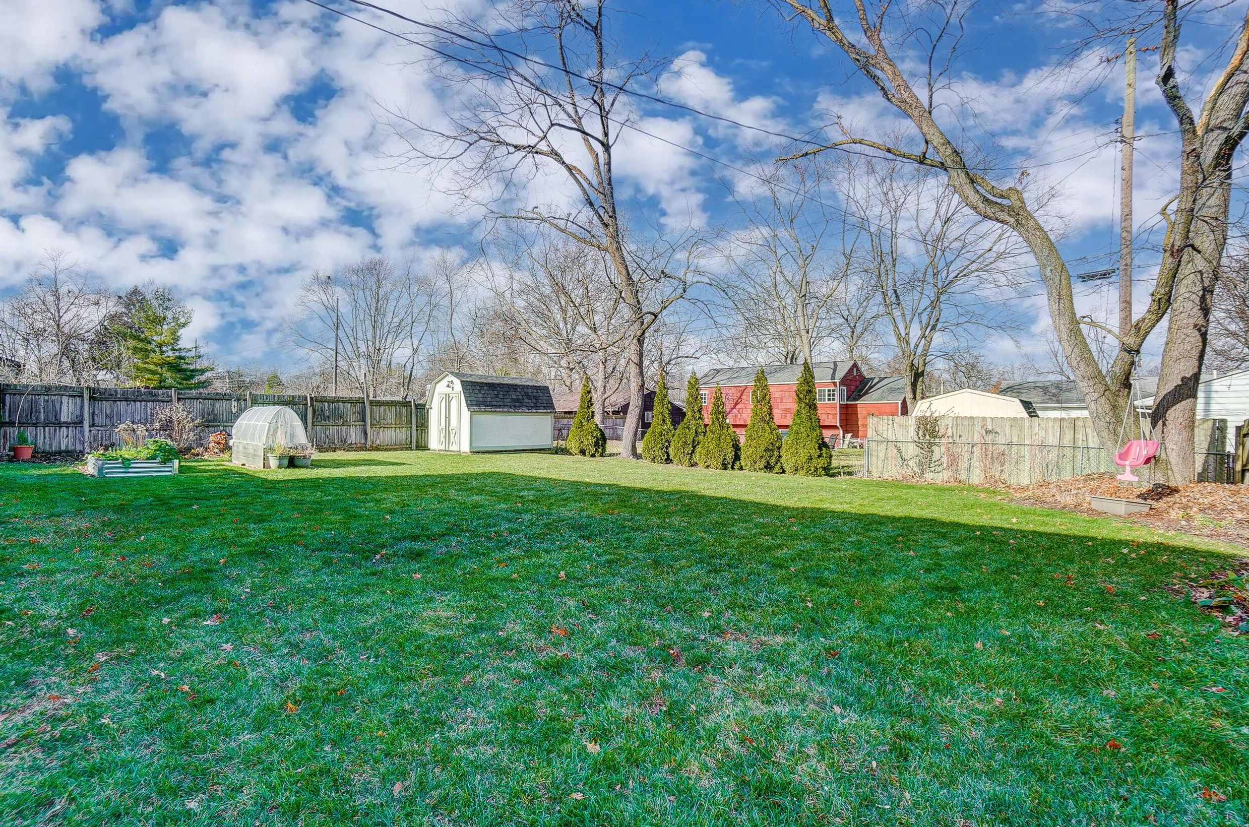 722 Harley Dr, Columbus OH 43202-1807 exterior