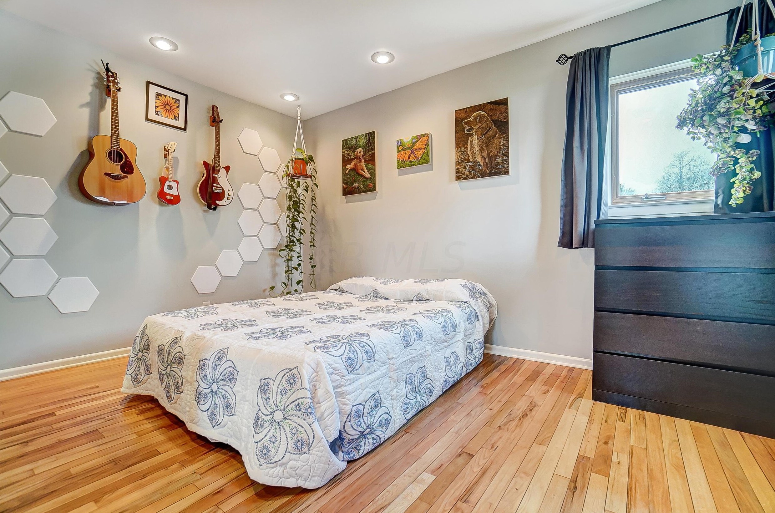 722 Harley Dr, Columbus OH 43202-1807 exterior