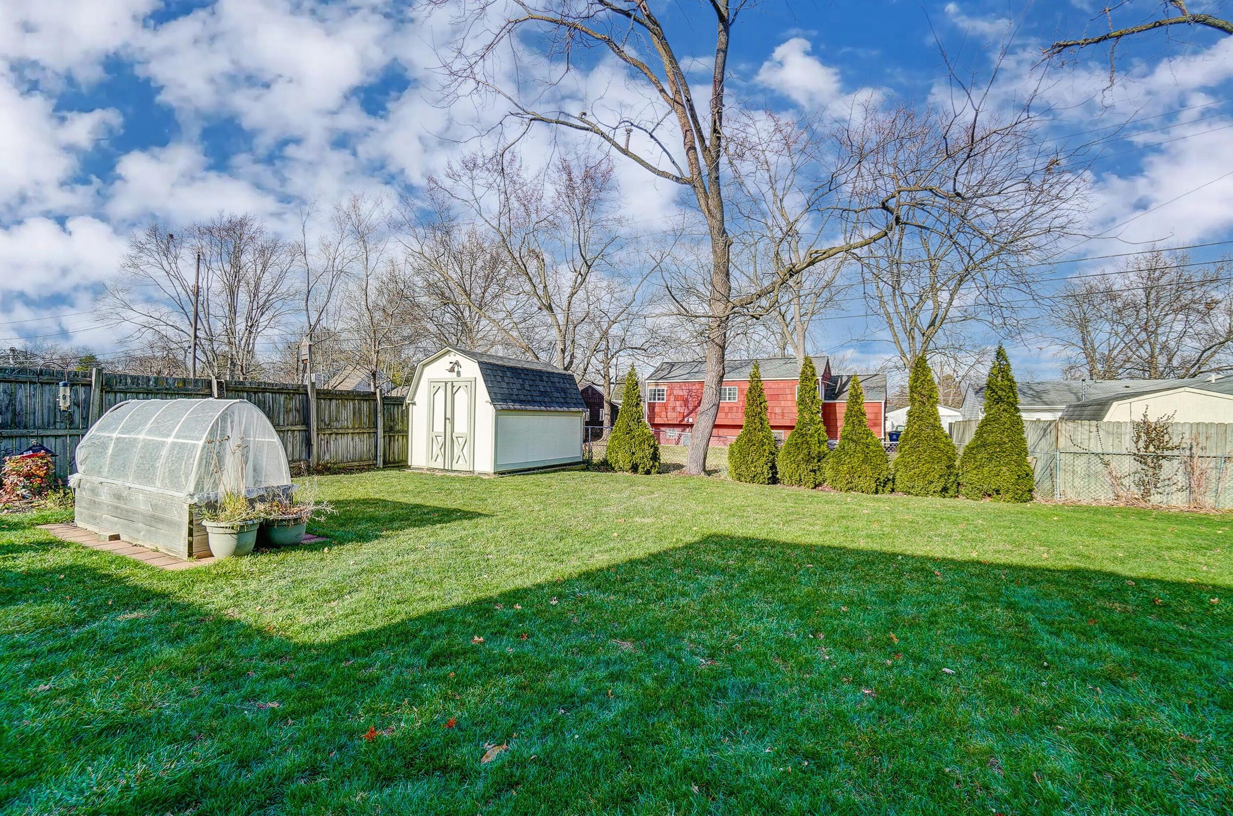 722 Harley Dr, Columbus OH 43202-1807 exterior