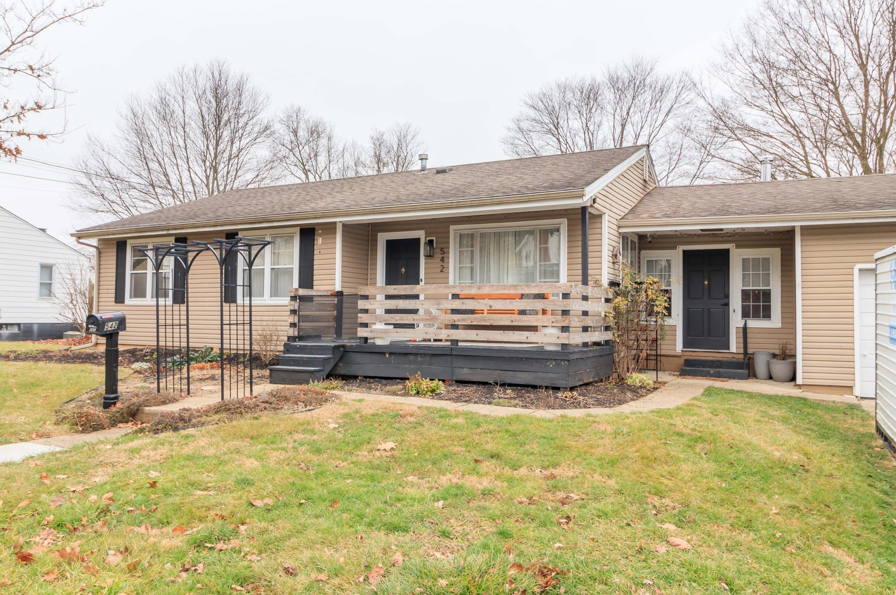 542 Fort St, Hide Away Hills, OH 43107