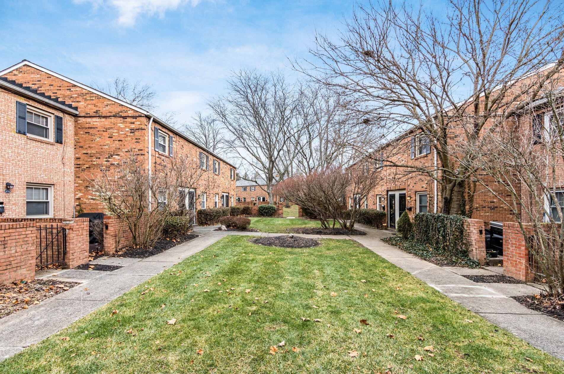 4736 Merrifield Pl, Columbus, OH 43220-5434
