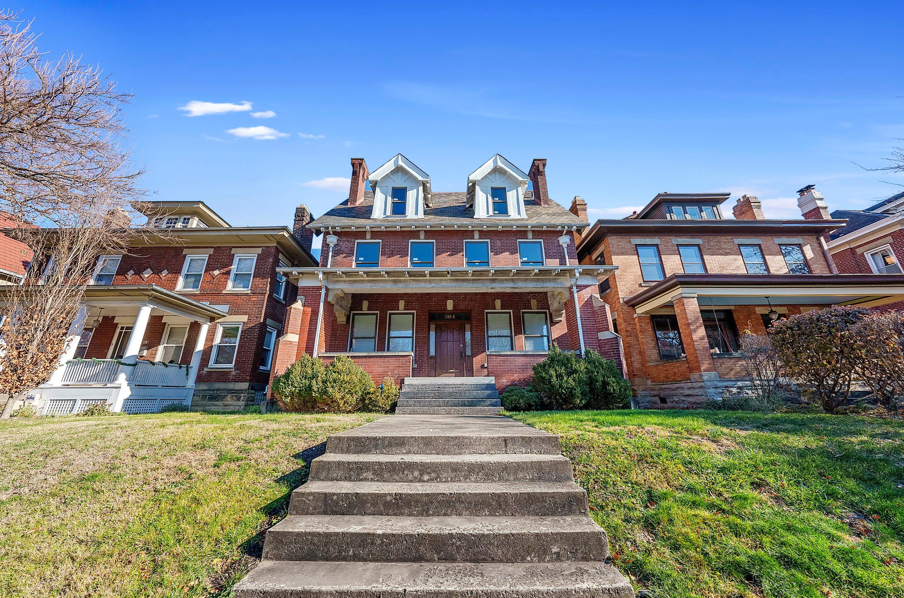 364 Kendall Pl, Columbus, OH 43205-2017