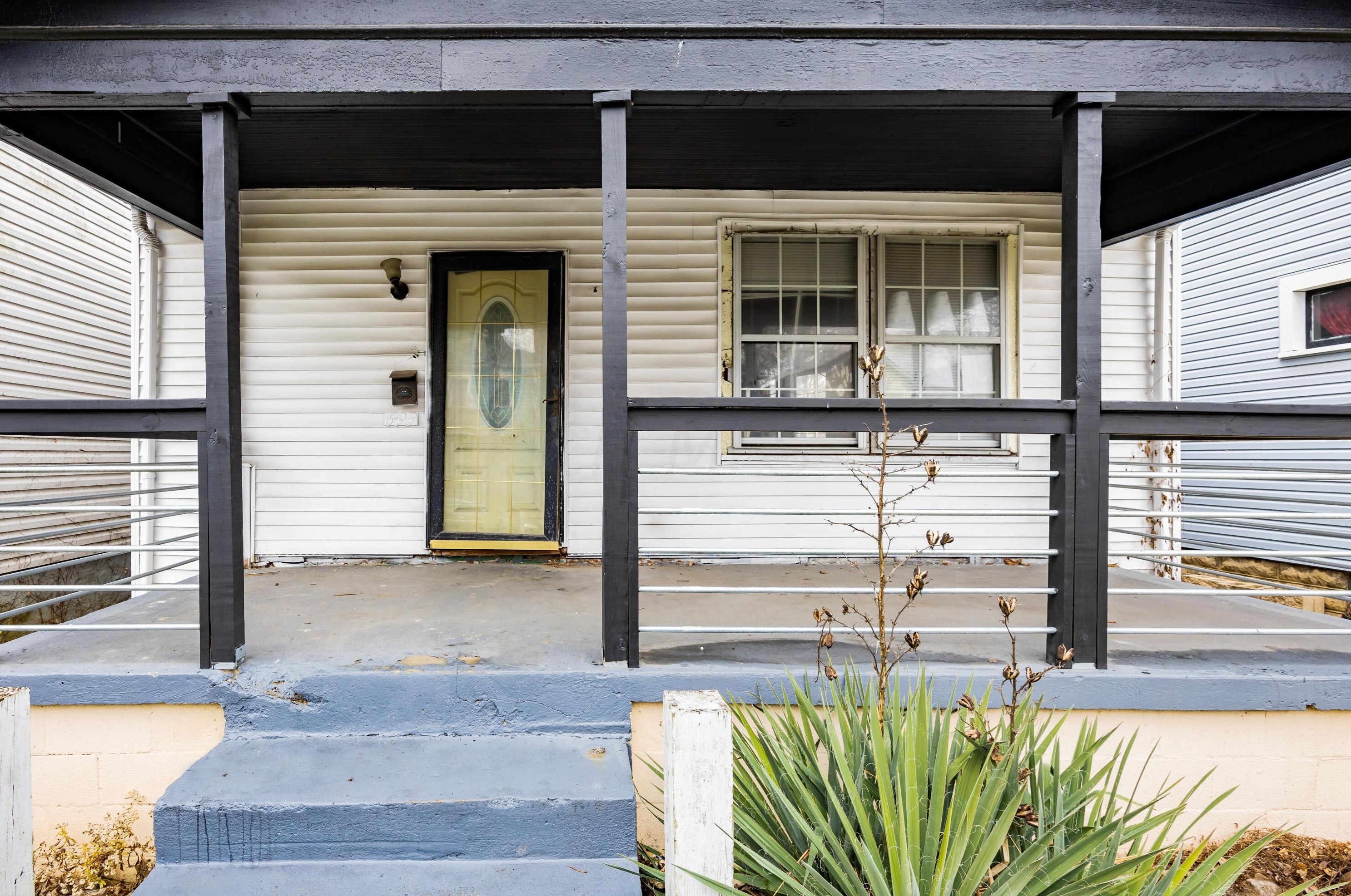 693 Kelton Ave, Columbus OH 43205-2948 exterior