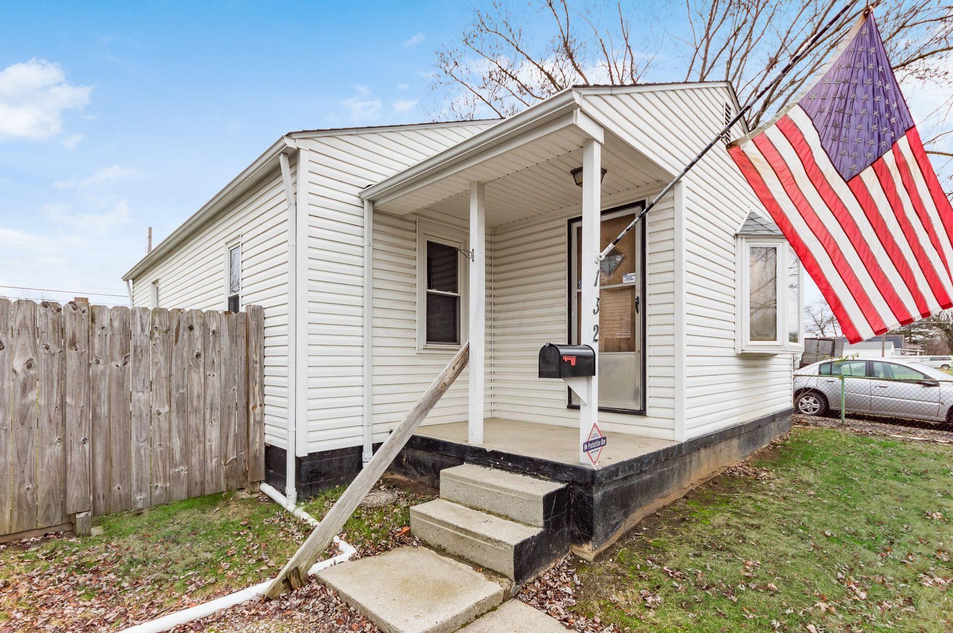 132 Betz Rd, Columbus, OH 43207-2929