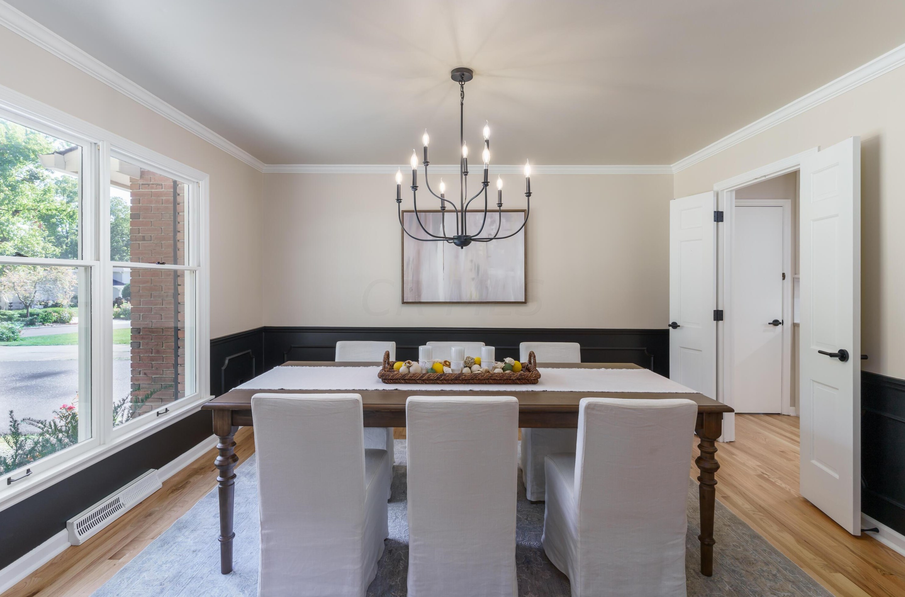 1377 Oakbourne Dr, Columbus OH  43235-1172 exterior