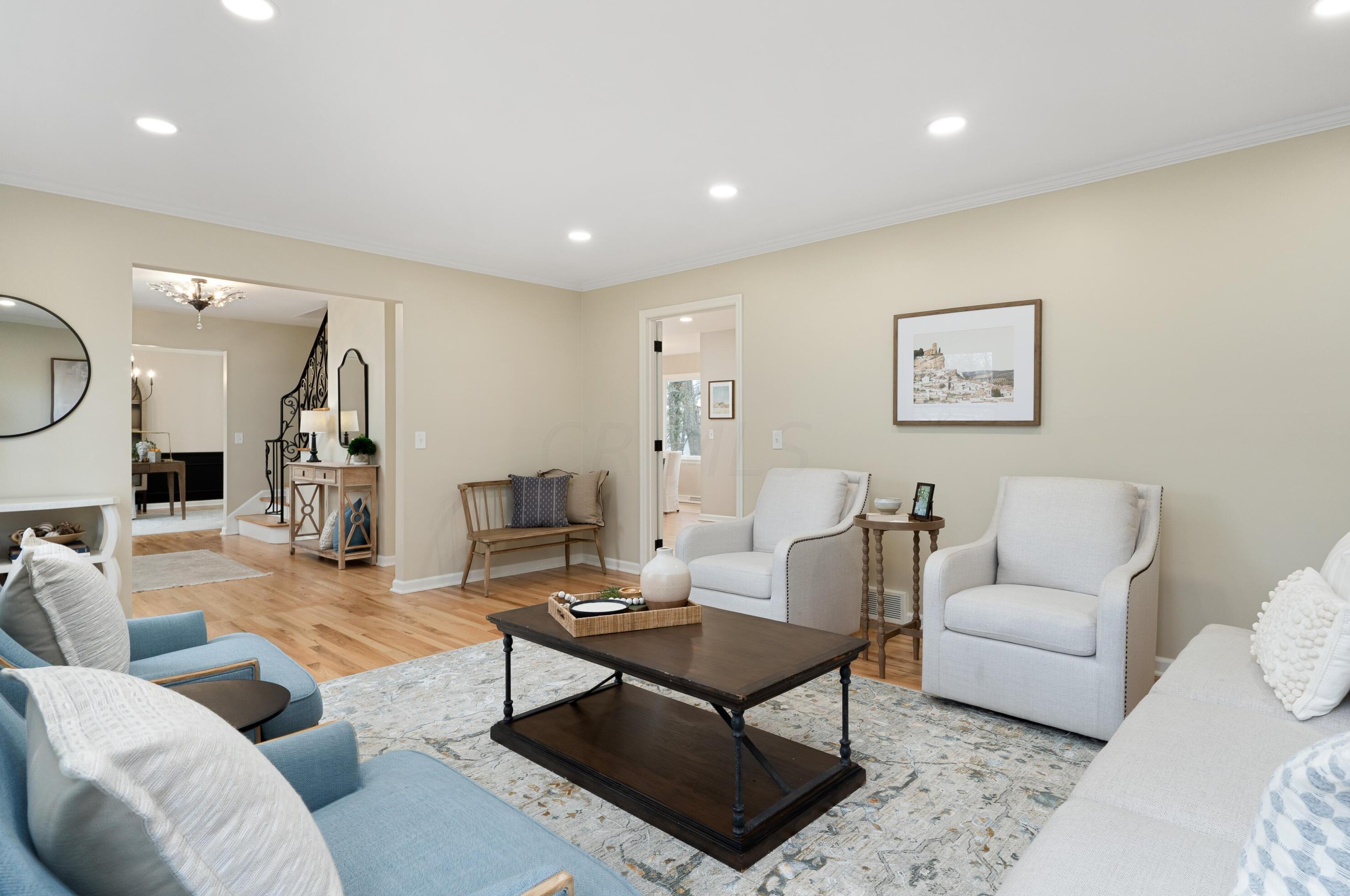 1377 Oakbourne Dr, Columbus OH  43235-1172 exterior