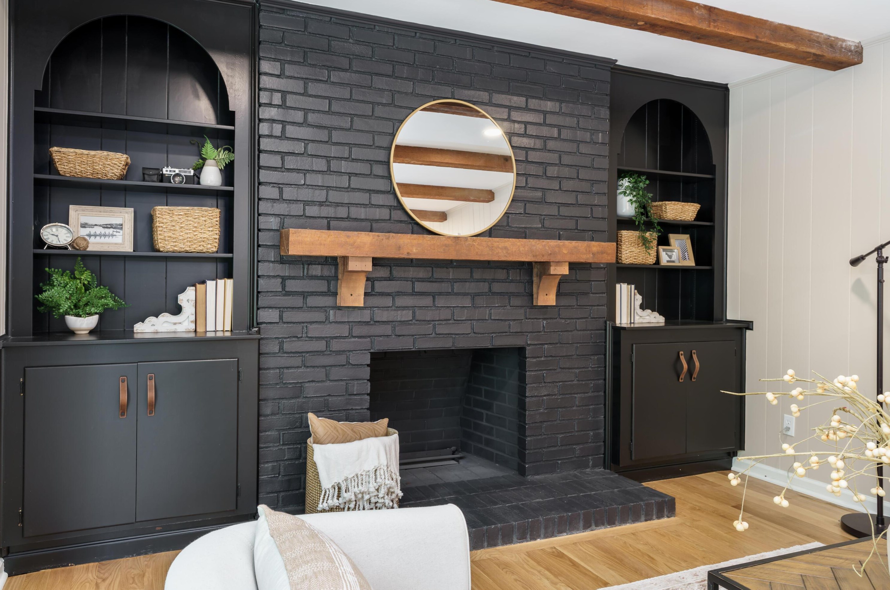 1377 Oakbourne Dr, Columbus OH  43235-1172 exterior