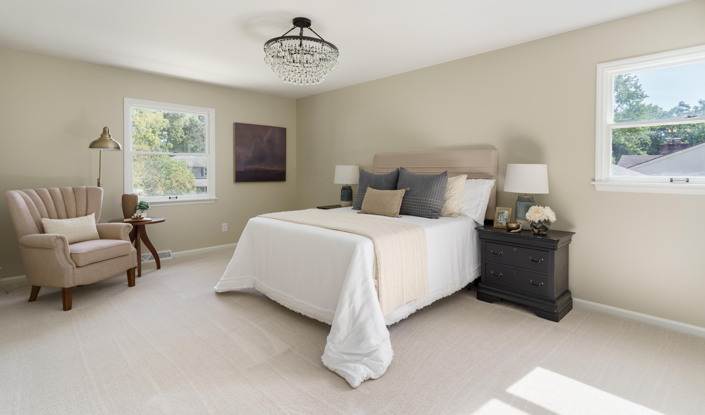 1377 Oakbourne Dr, Columbus OH  43235-1172 exterior