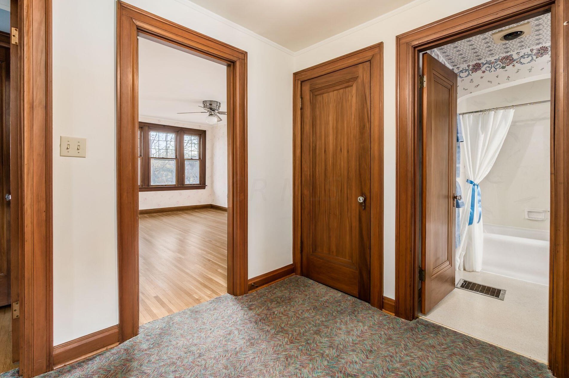 46 Weisheimer Rd, Columbus OH 43214-2146 exterior