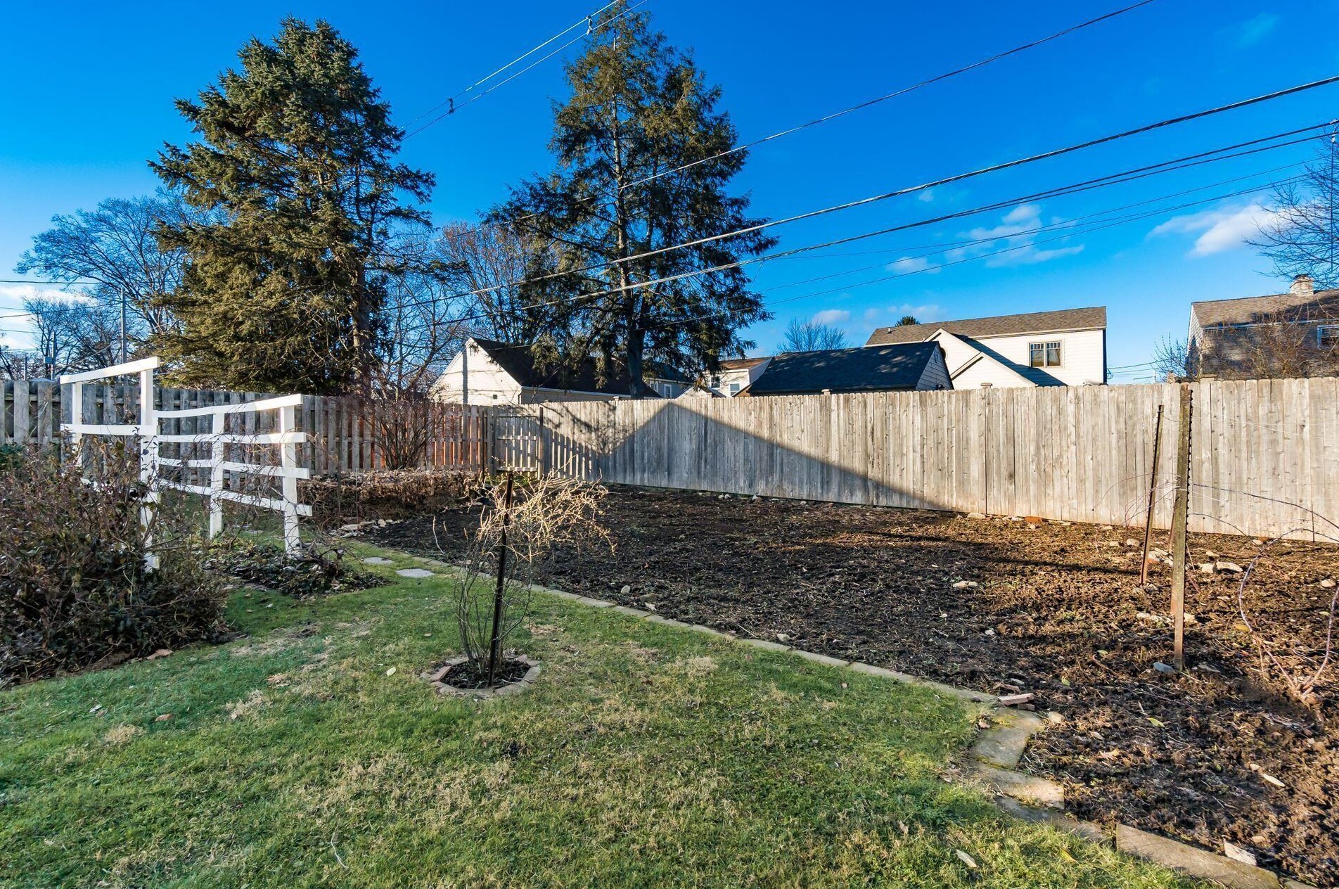 46 Weisheimer Rd, Columbus OH 43214-2146 exterior