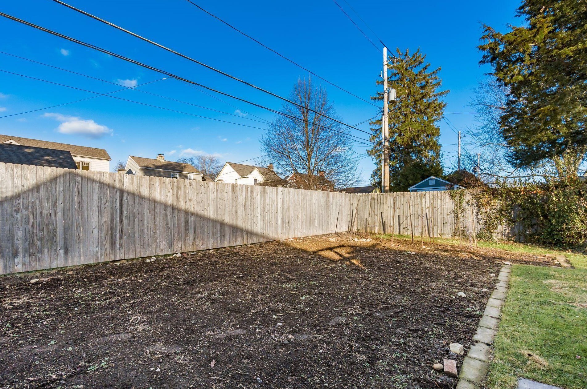 46 Weisheimer Rd, Columbus OH 43214-2146 exterior