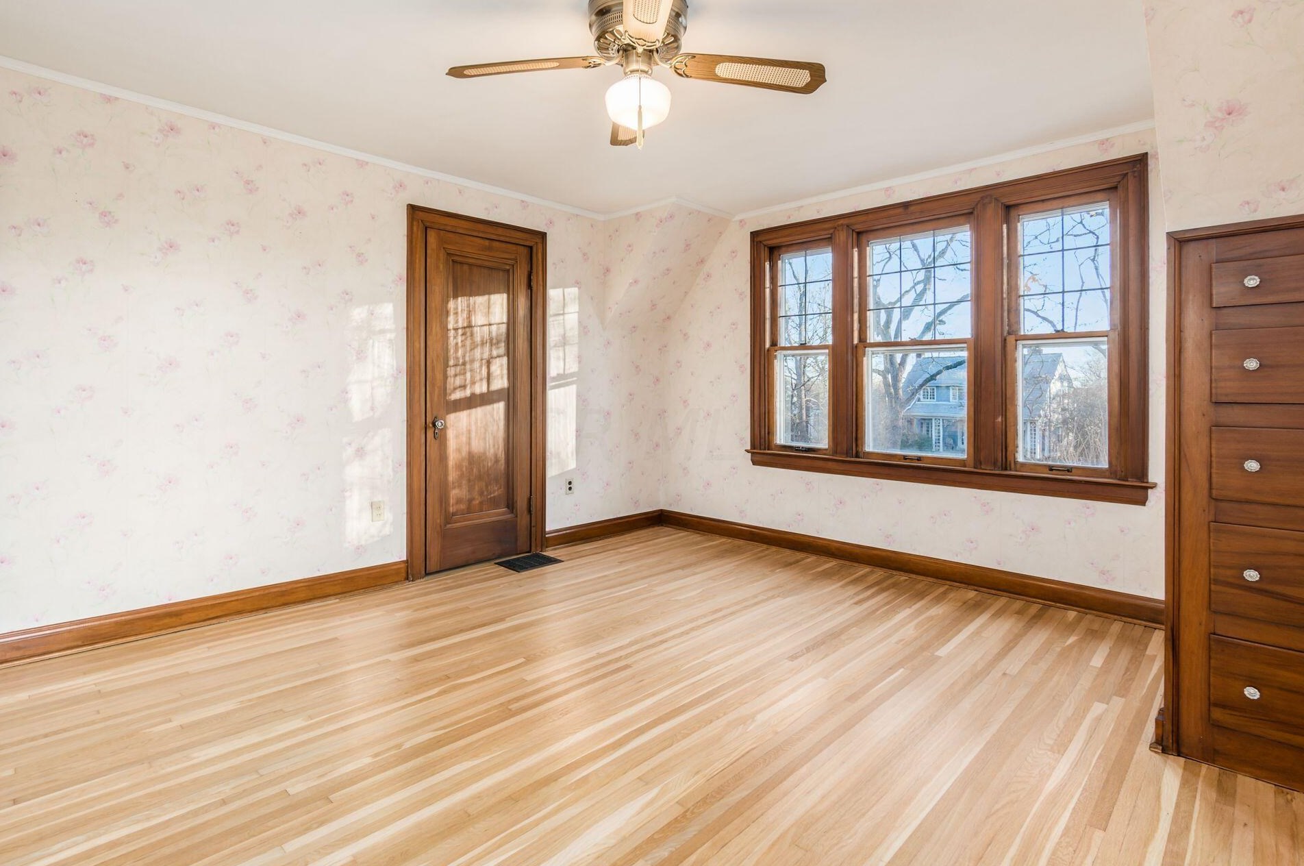 46 Weisheimer Rd, Columbus OH 43214-2146 exterior