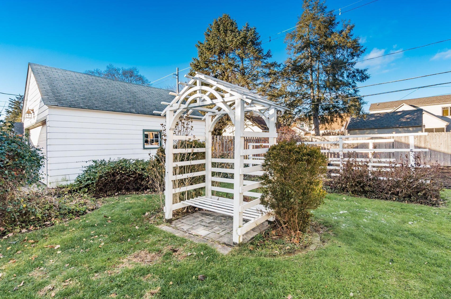 46 Weisheimer Rd, Columbus OH 43214-2146 exterior