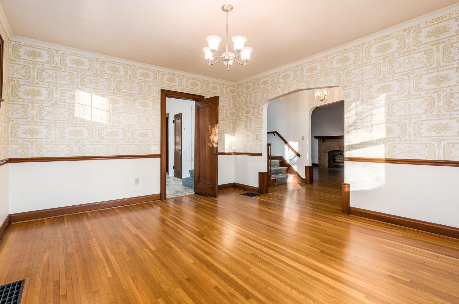 46 Weisheimer Rd, Columbus OH 43214-2146 exterior