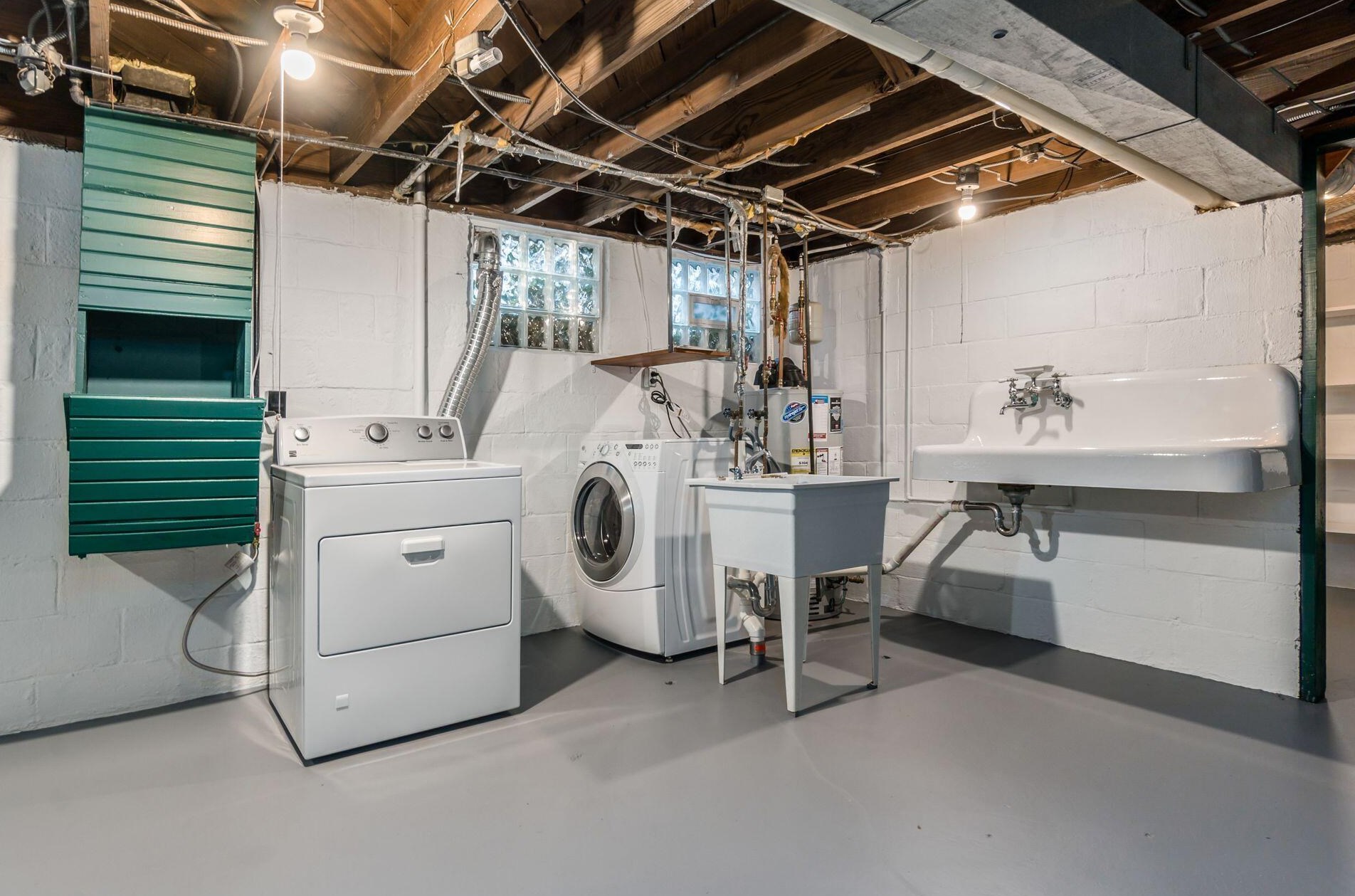 46 Weisheimer Rd, Columbus OH 43214-2146 exterior