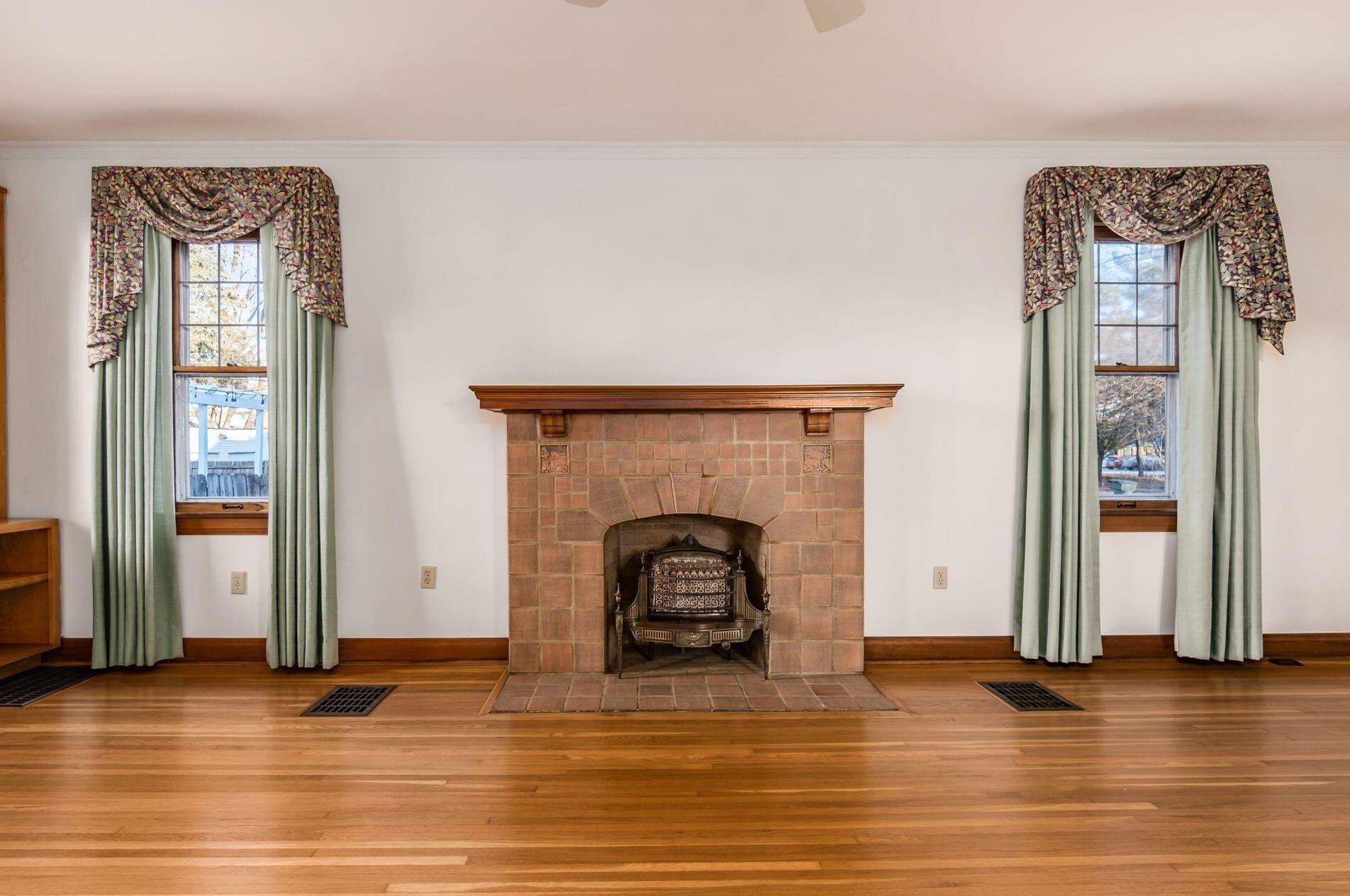 46 Weisheimer Rd, Columbus OH 43214-2146 exterior