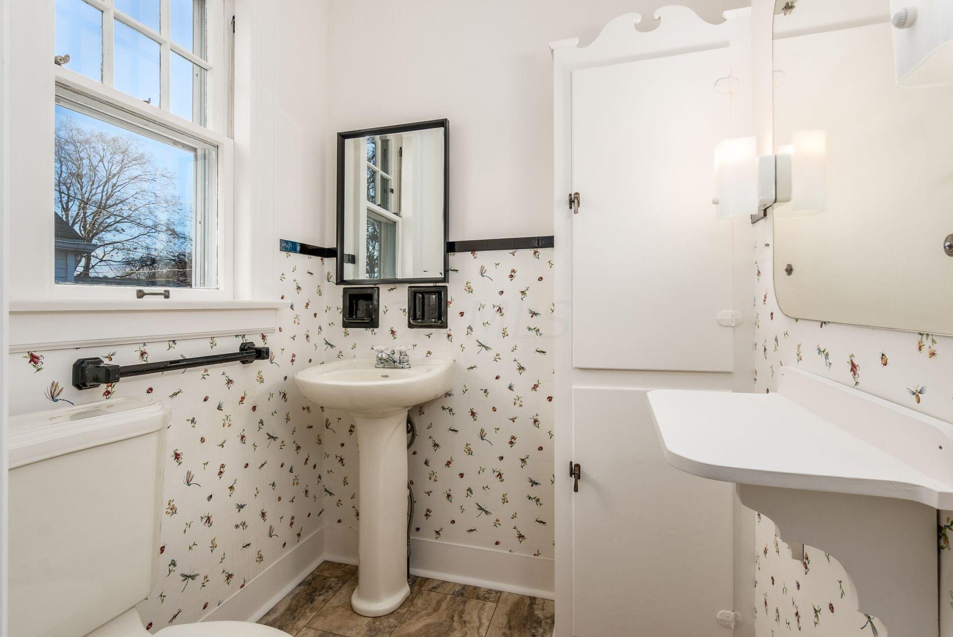 46 Weisheimer Rd, Columbus OH 43214-2146 exterior