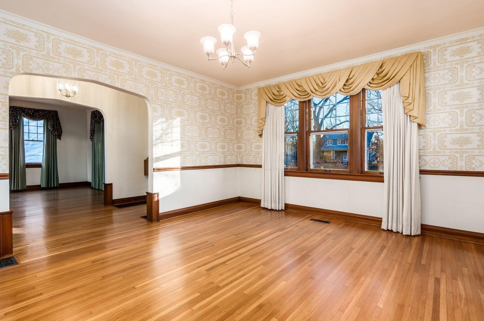 46 Weisheimer Rd, Columbus OH 43214-2146 exterior