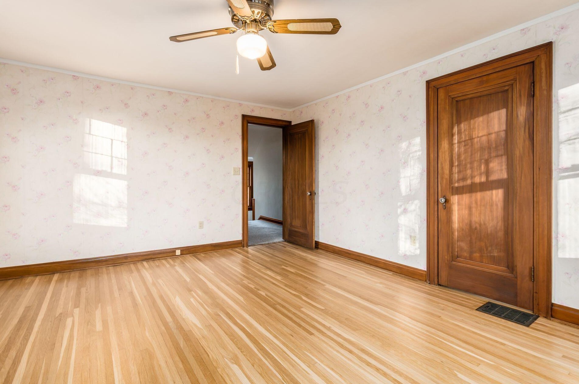 46 Weisheimer Rd, Columbus OH 43214-2146 exterior