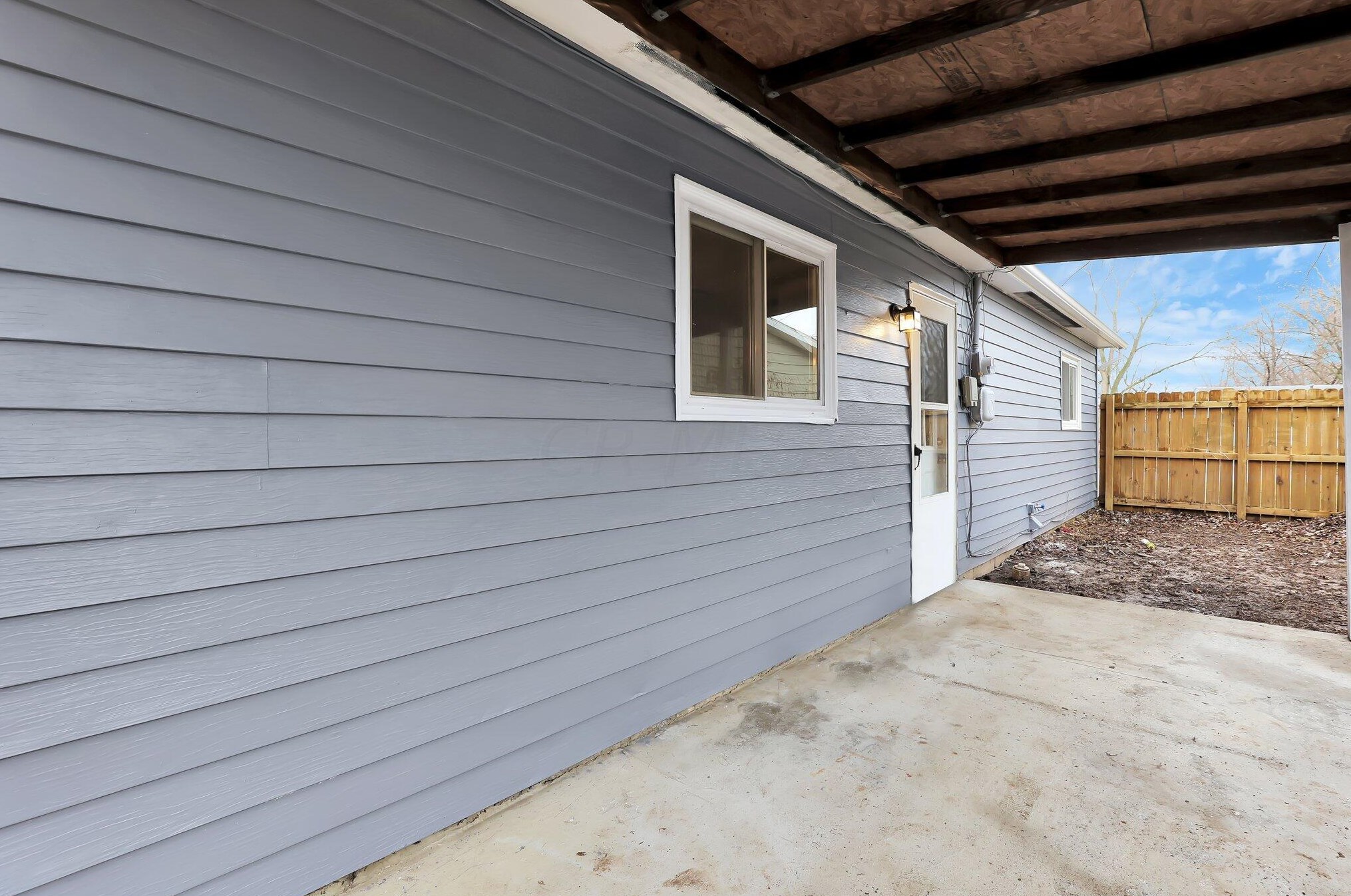 5322 Newport Rd, Columbus OH  43232-6323 exterior