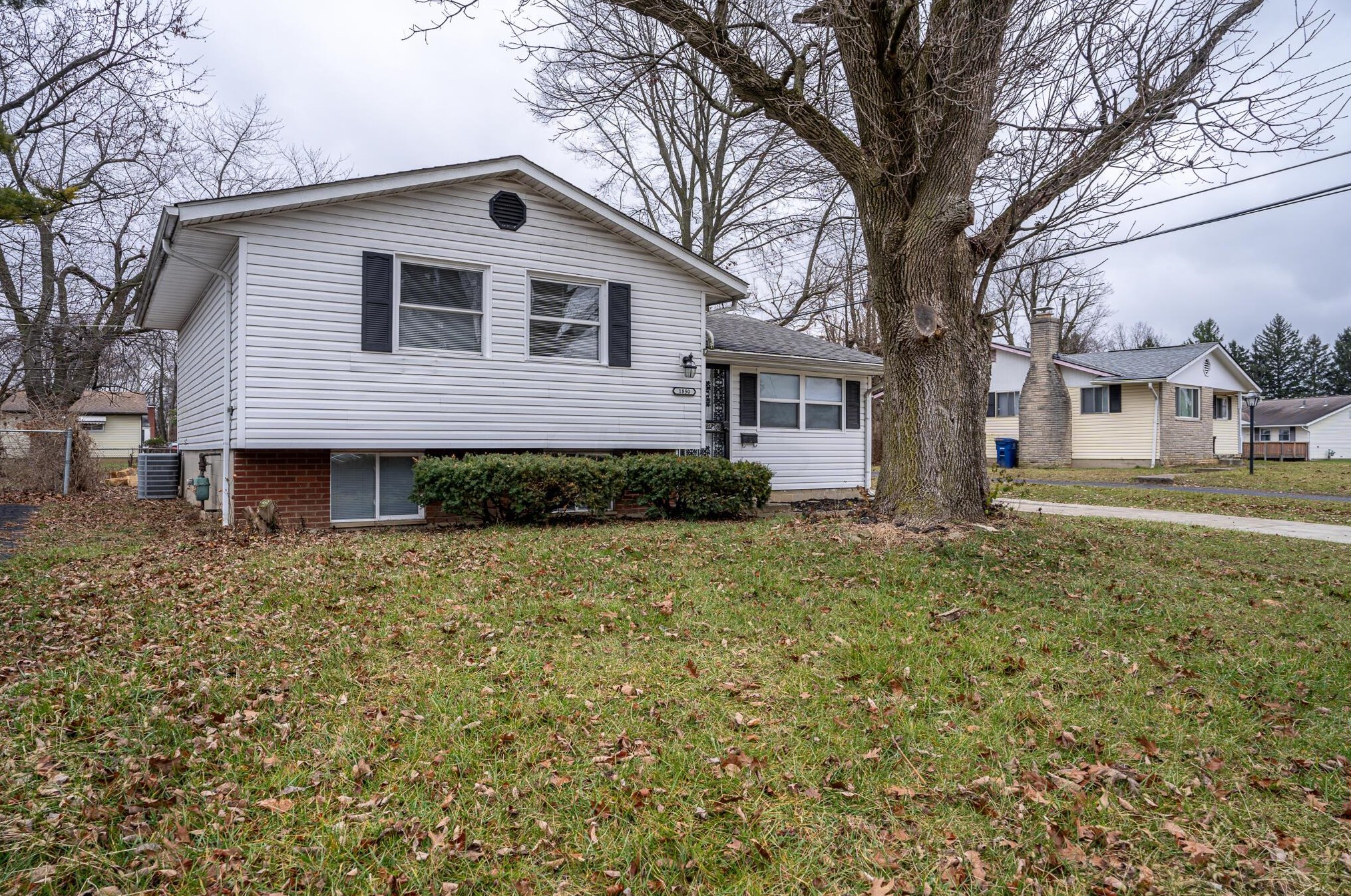 1850 Binbrook Rd, Columbus, OH 43227-3706