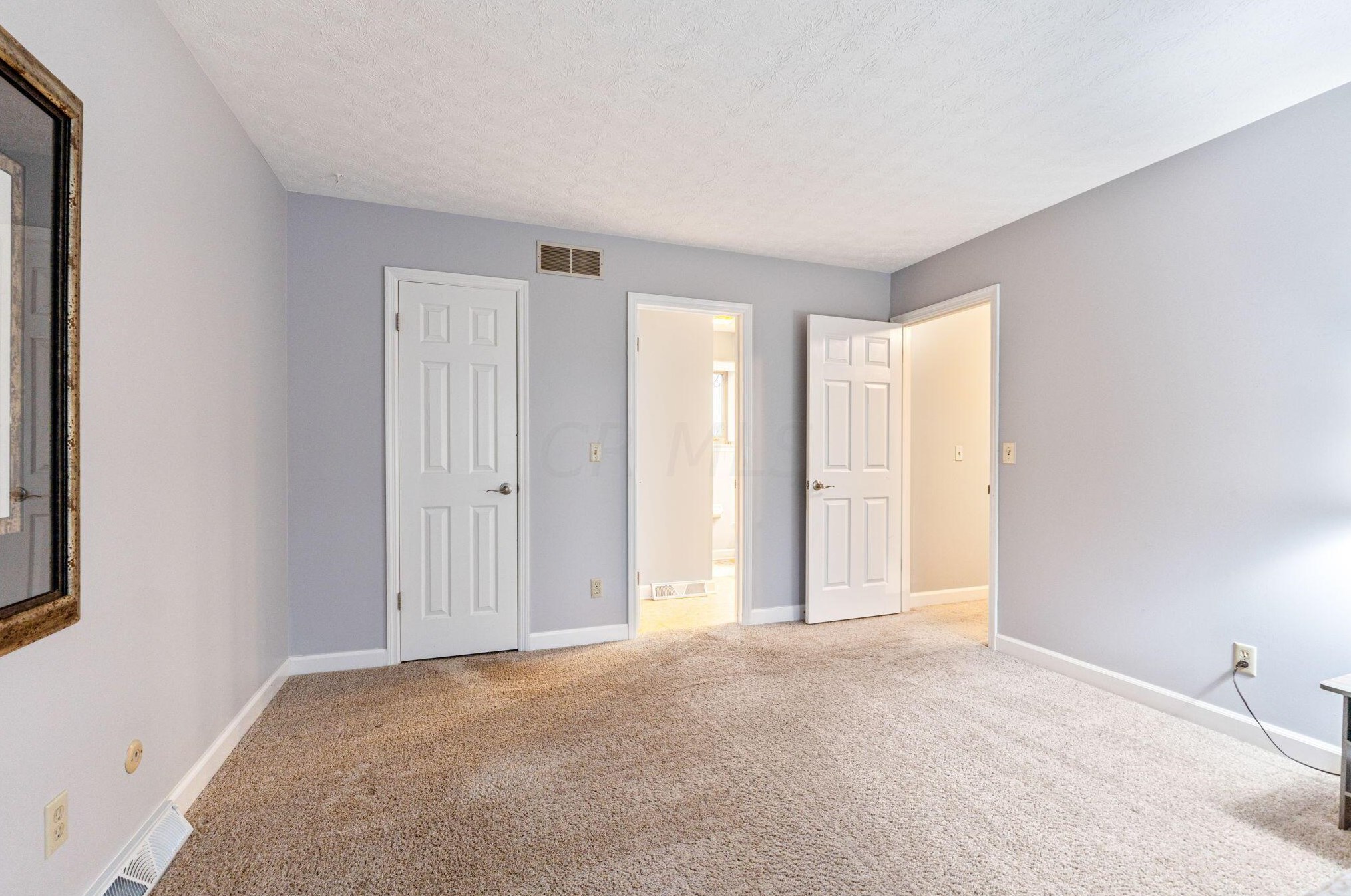 1211 Northport Dr, Columbus OH  43235-4083 exterior