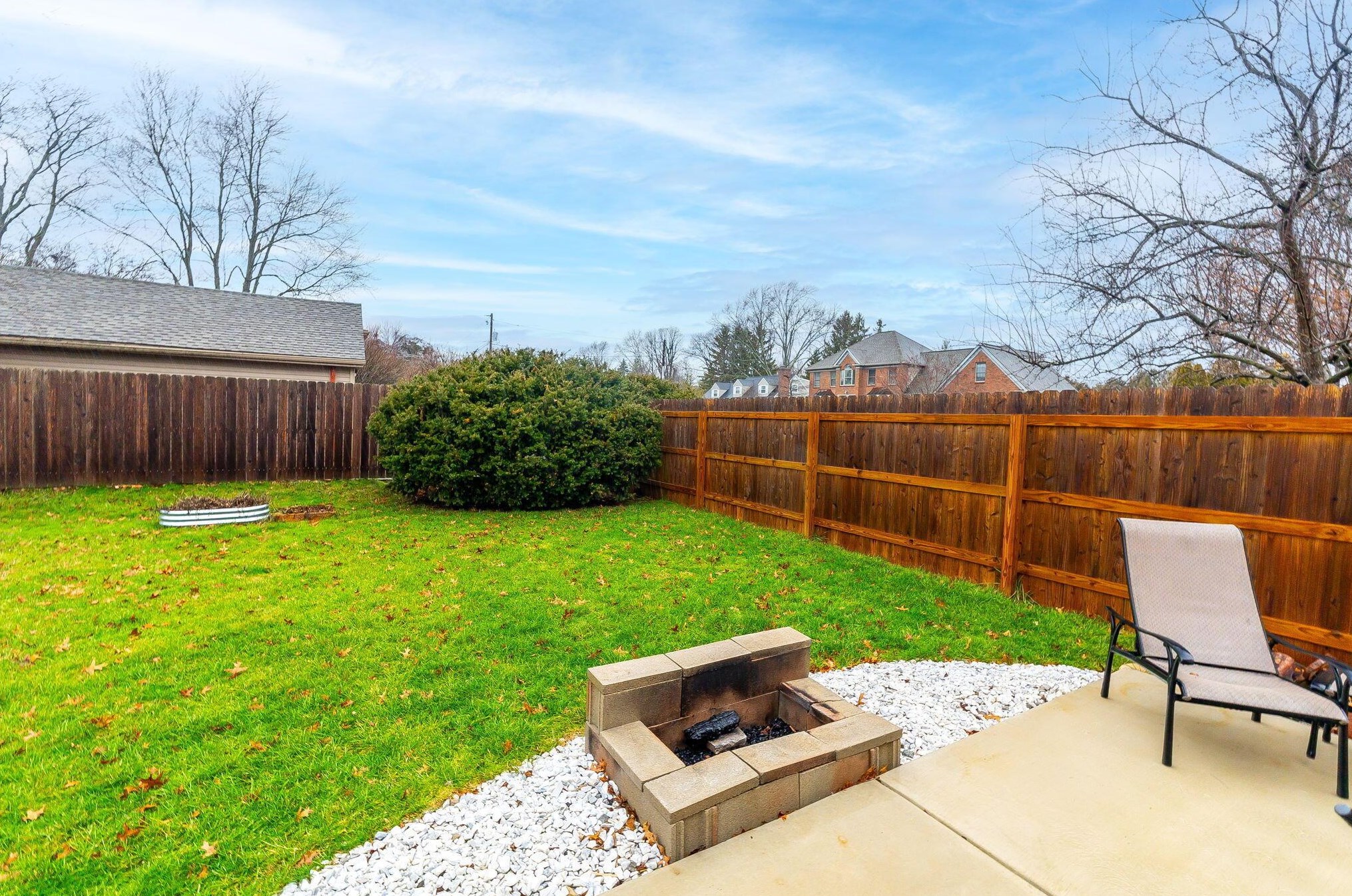 1211 Northport Dr, Columbus OH  43235-4083 exterior