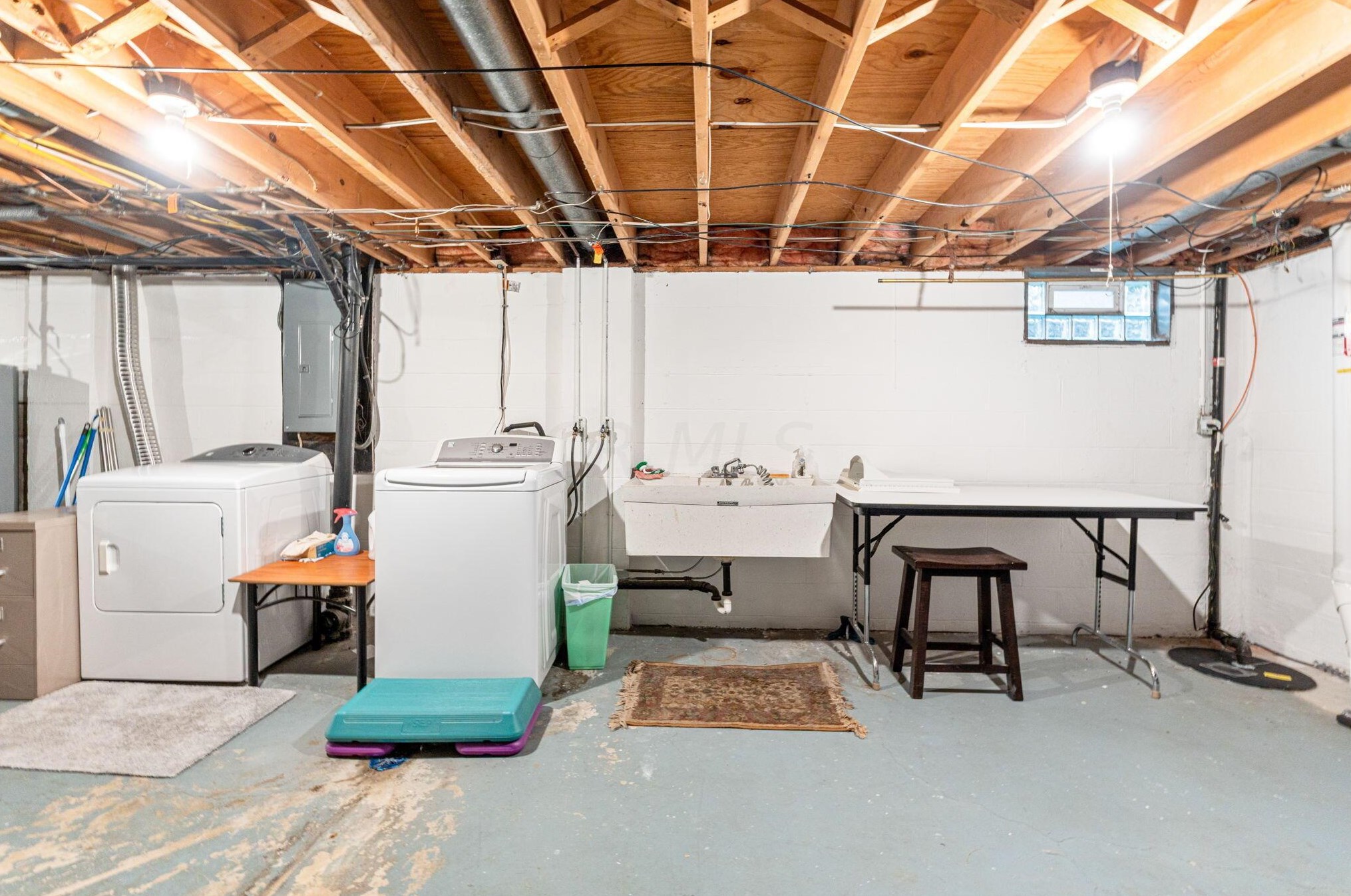 1211 Northport Dr, Columbus OH  43235-4083 exterior