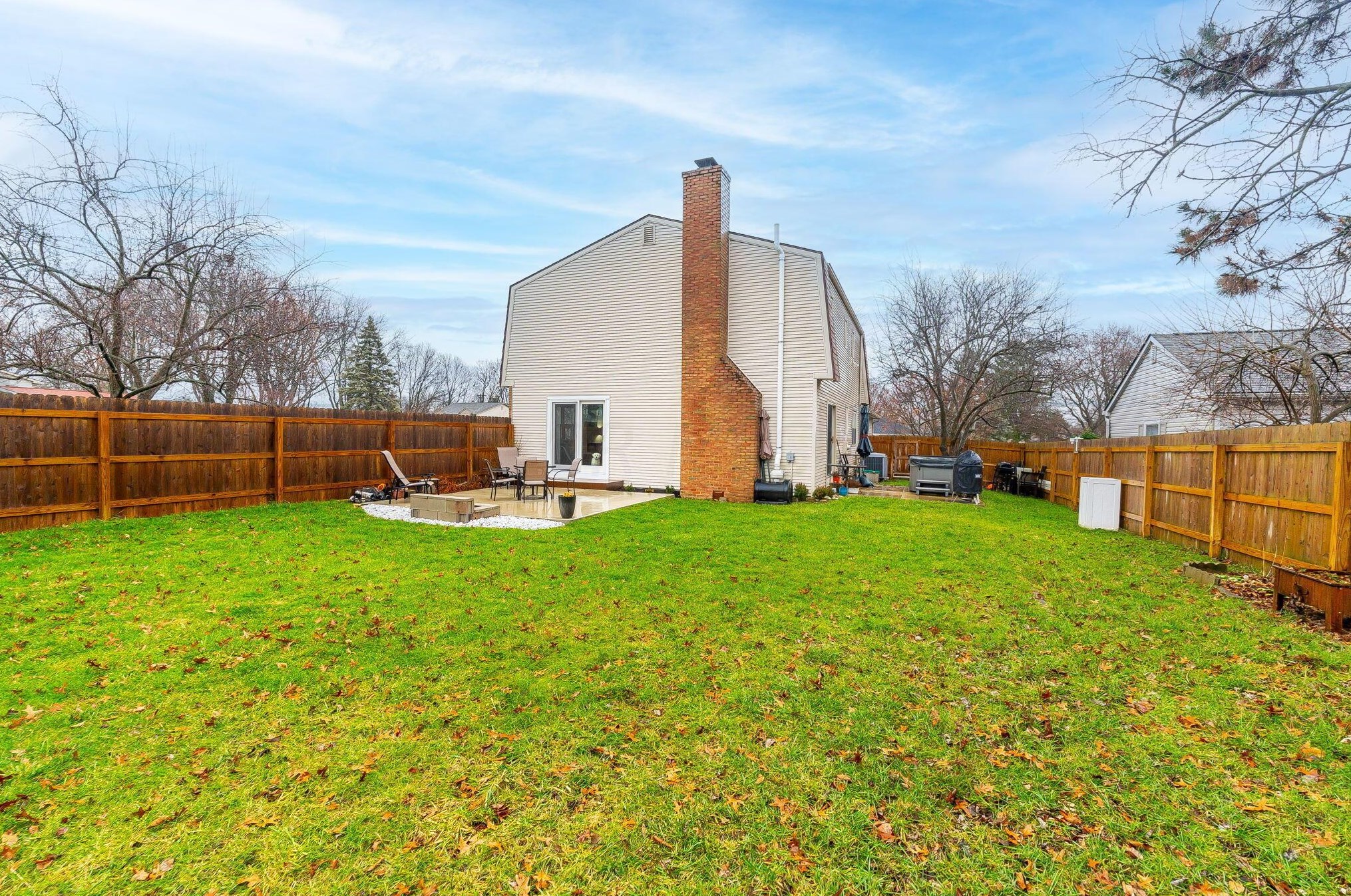 1211 Northport Dr, Columbus OH  43235-4083 exterior