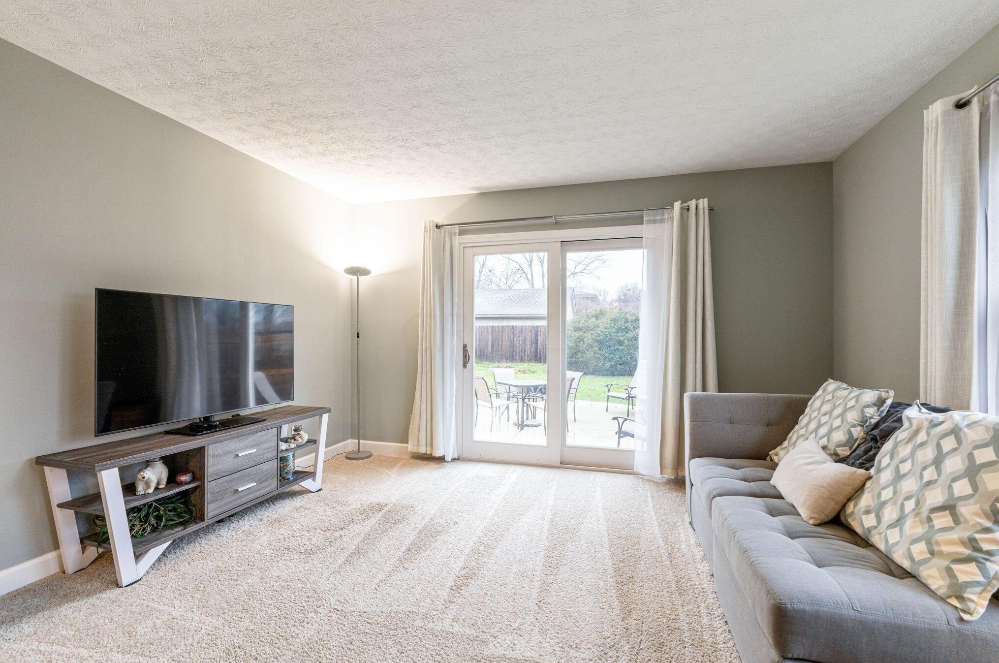 1211 Northport Dr, Columbus OH  43235-4083 exterior