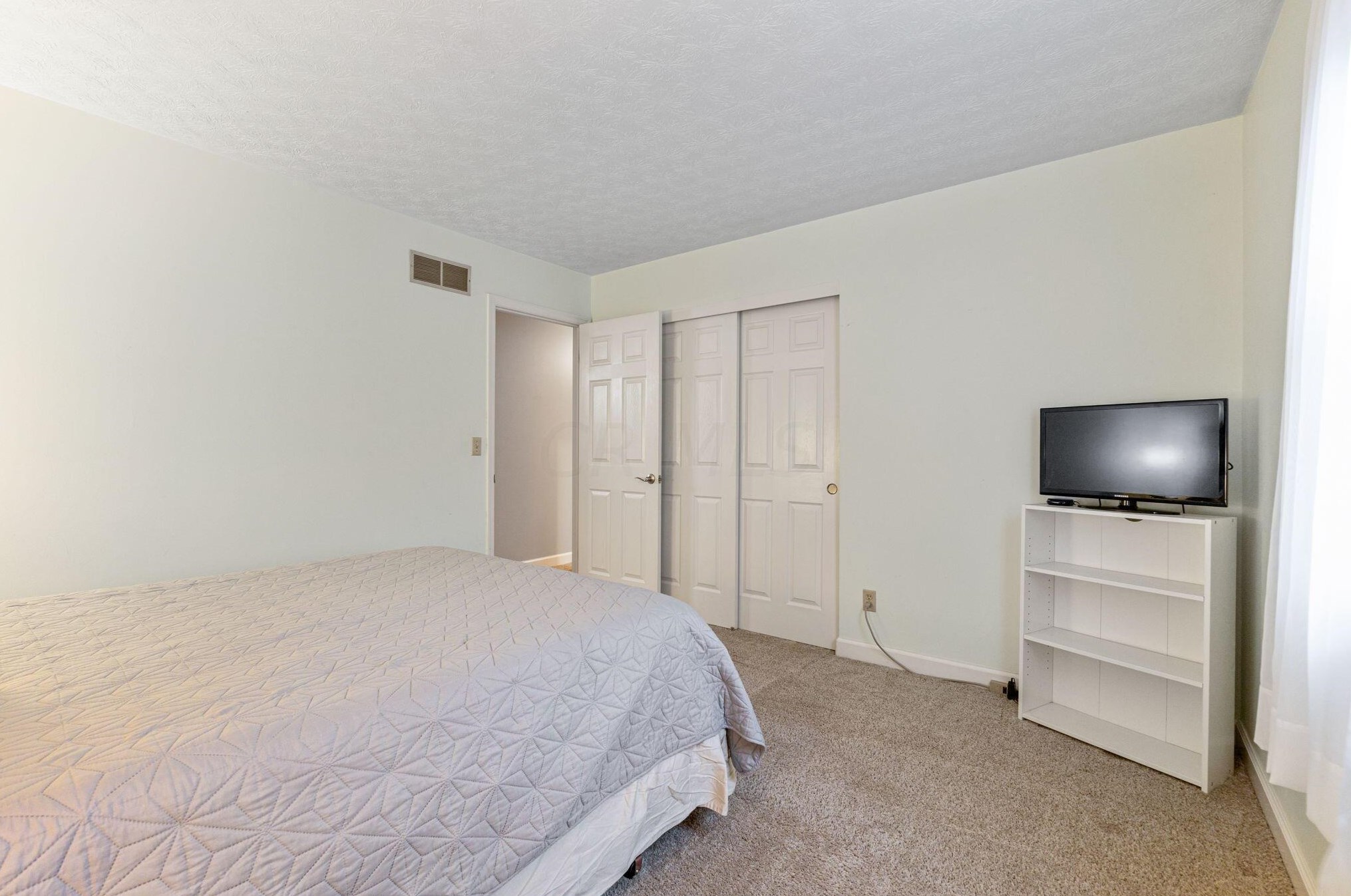 1211 Northport Dr, Columbus OH  43235-4083 exterior