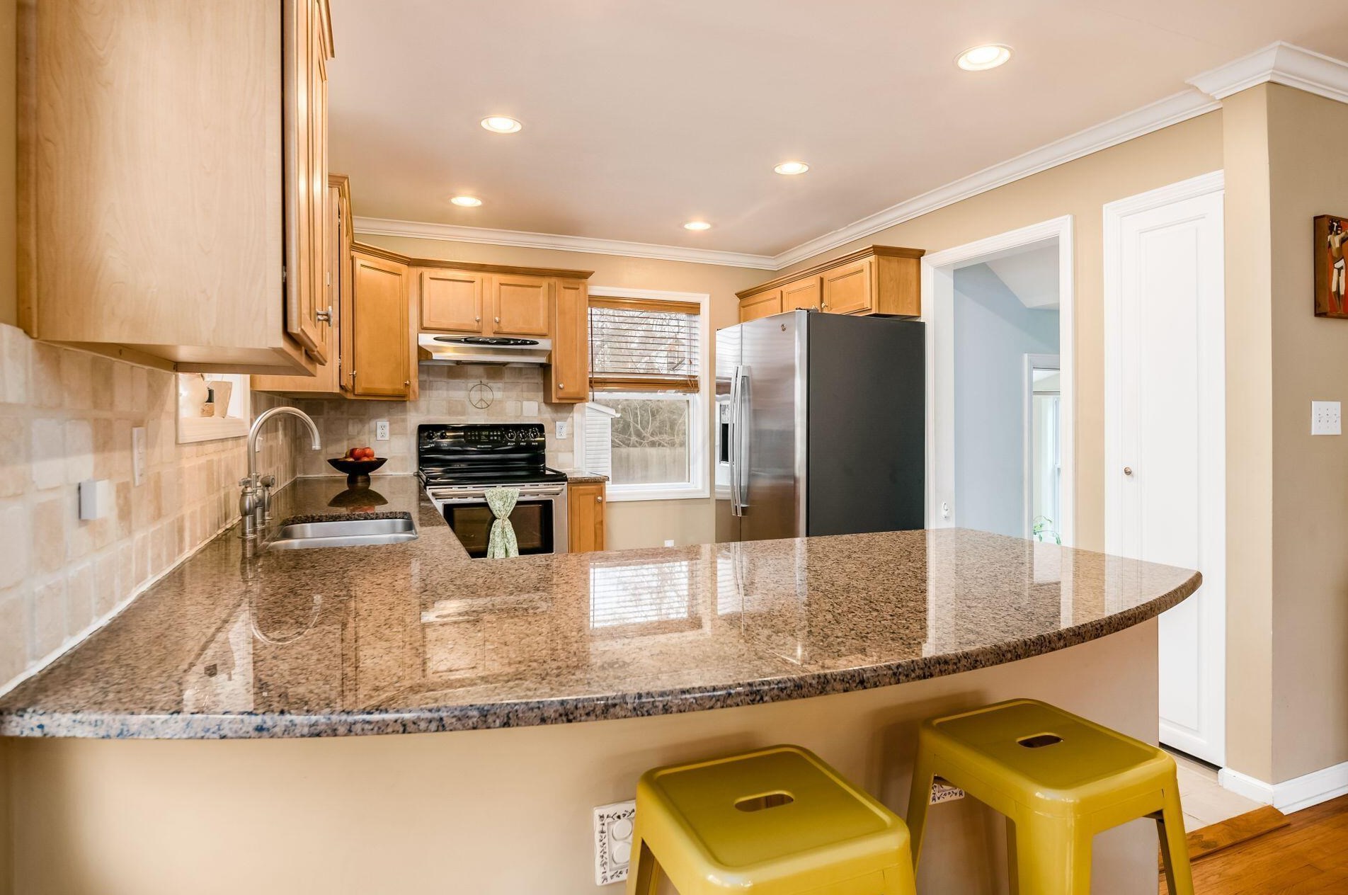 215 Richards Rd, Columbus OH  43214-3737 exterior