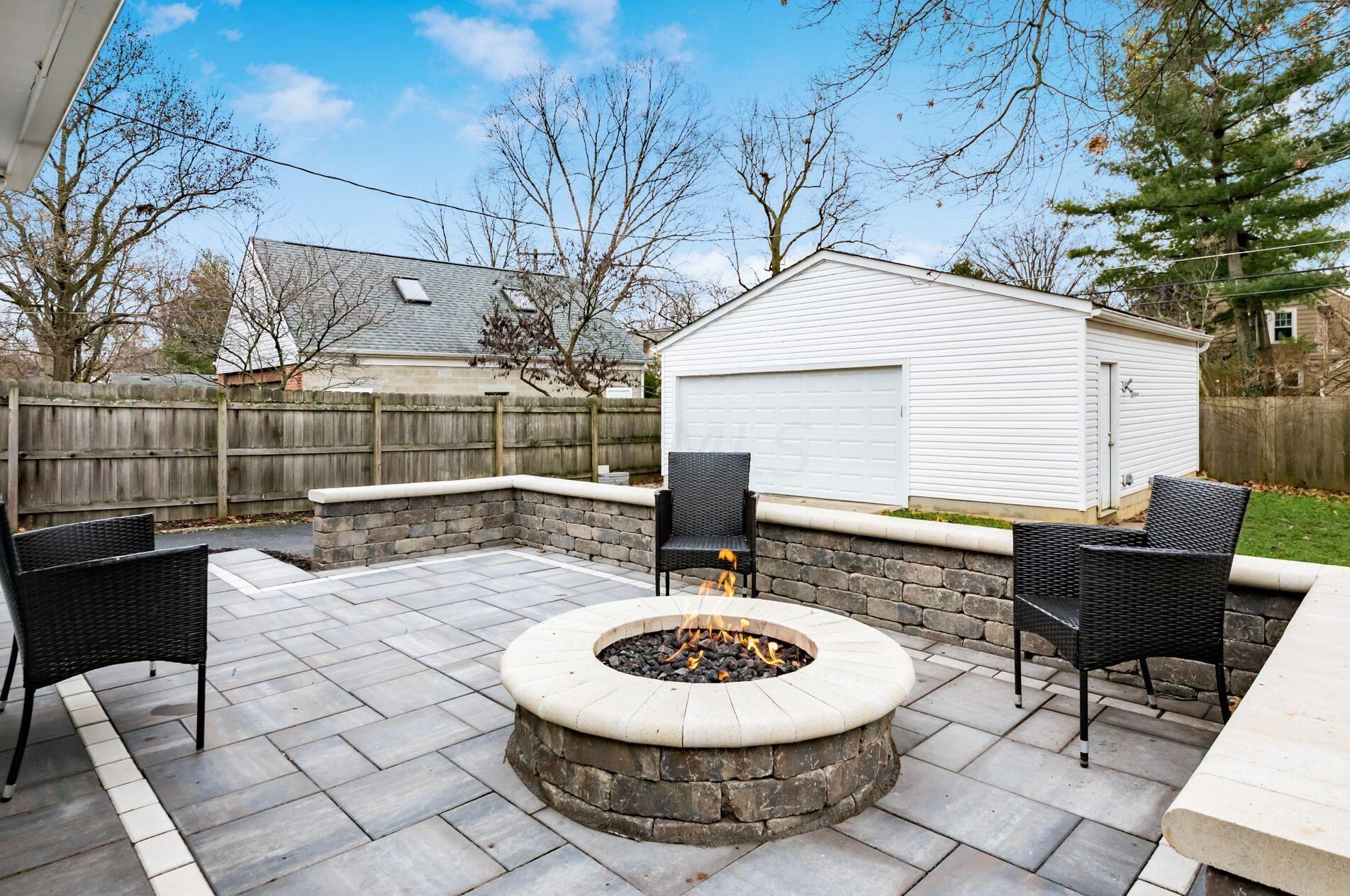 215 Richards Rd, Columbus OH  43214-3737 exterior