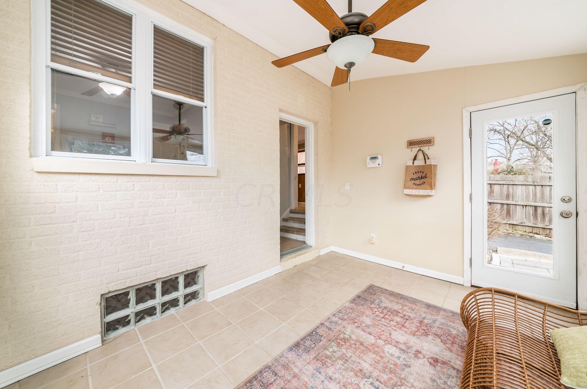 215 Richards Rd, Columbus OH  43214-3737 exterior