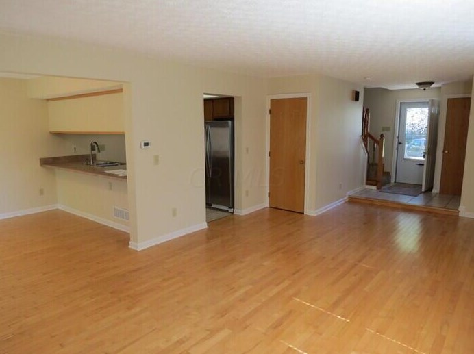 3143 Alderbrook Dr, Pickerington, OH 43147