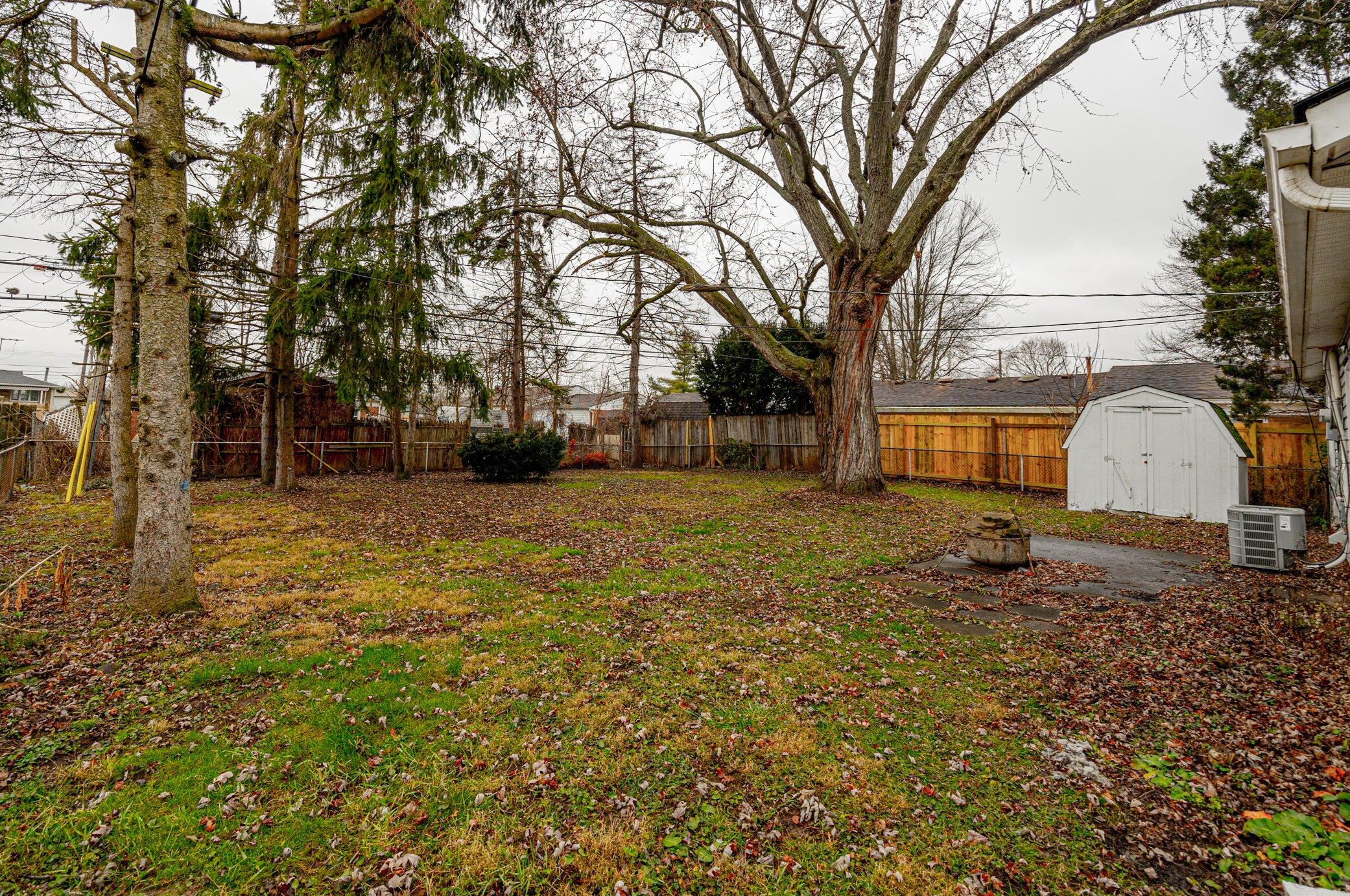 5297 Cullen Dr, Columbus OH  43232-6259 exterior