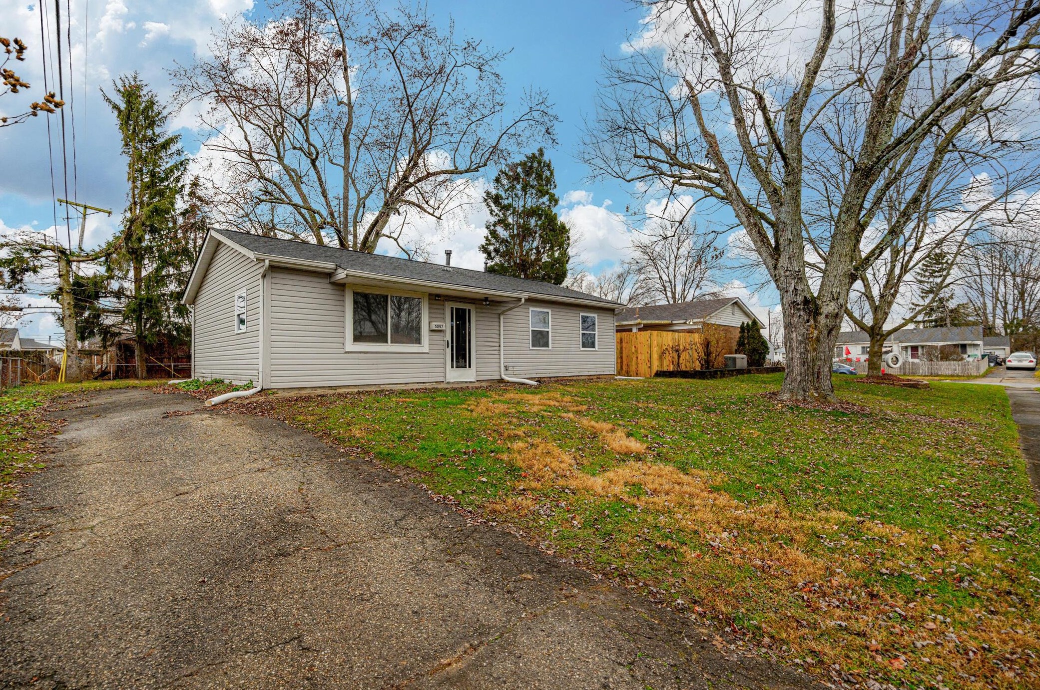 5297 Cullen Dr, Columbus, OH 43232