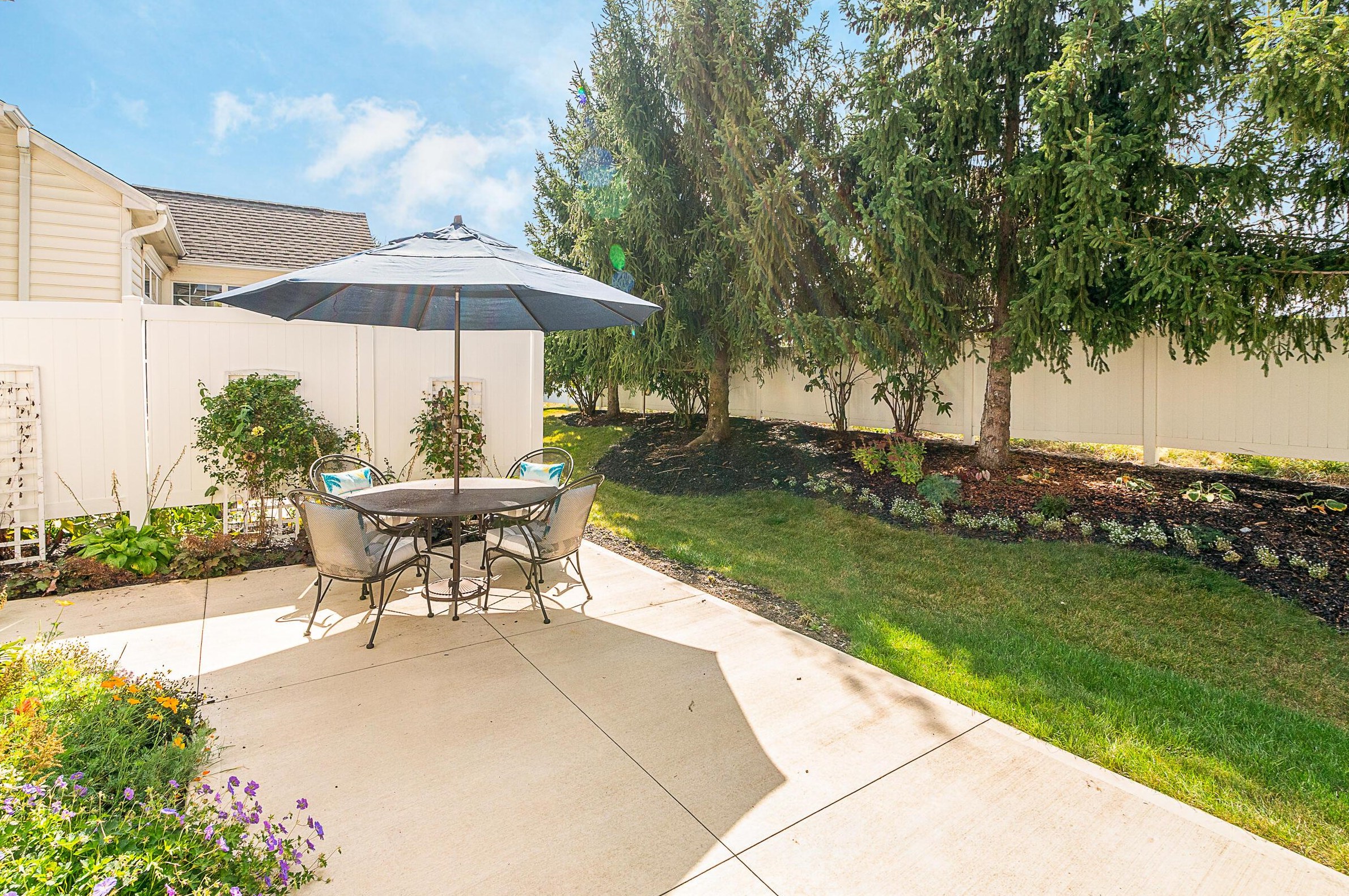 4105 Hanover Square Dr, Dublin OH  43016-7084 exterior