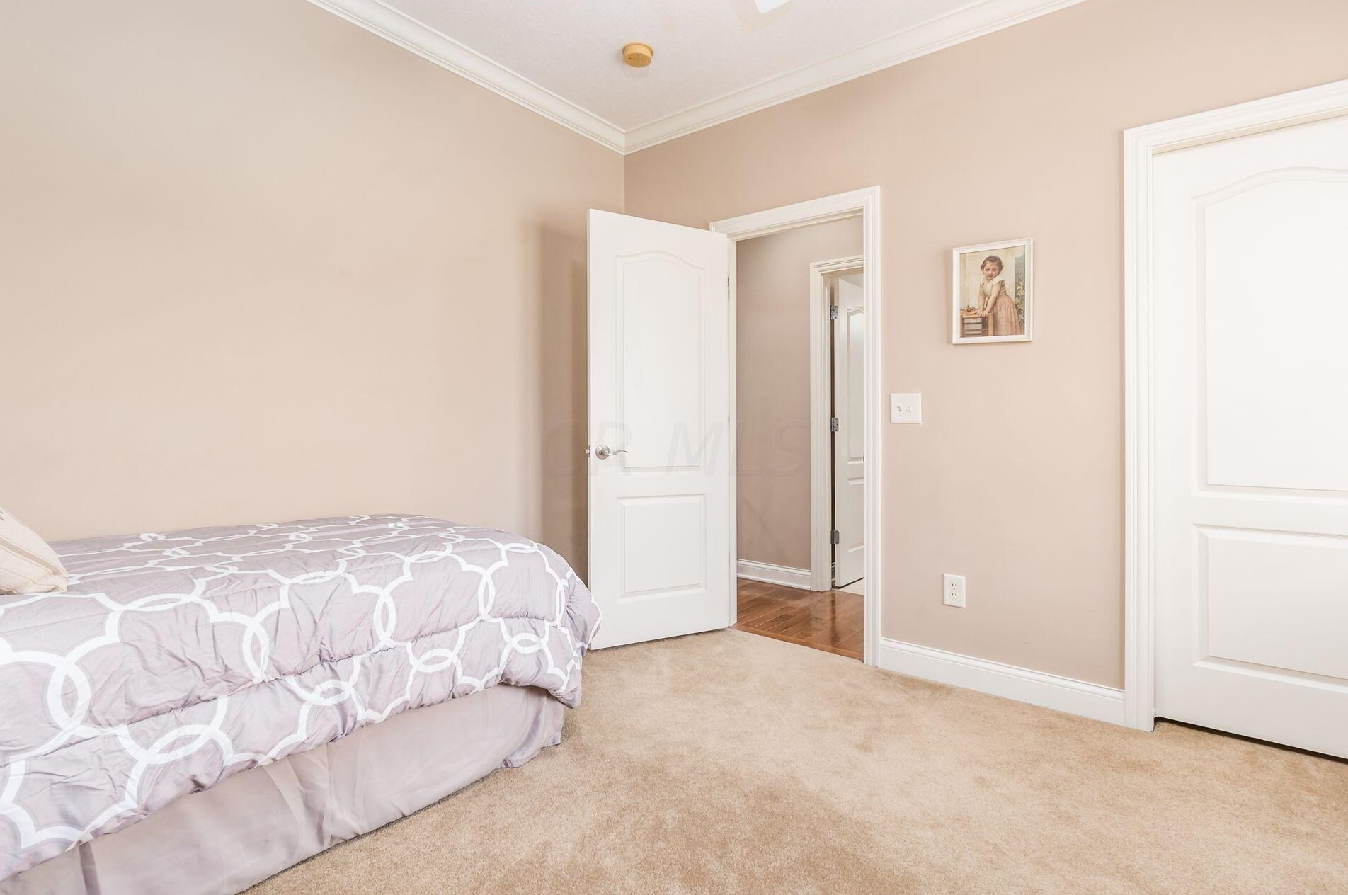 6246 Kinver Edge Way, Columbus OH  43213-5128 exterior