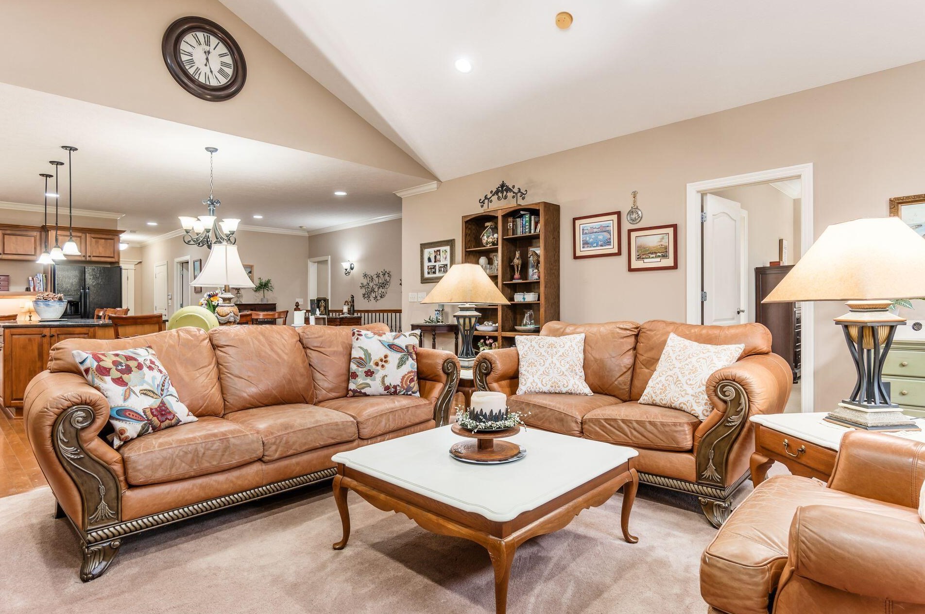 6246 Kinver Edge Way, Columbus OH  43213-5128 exterior