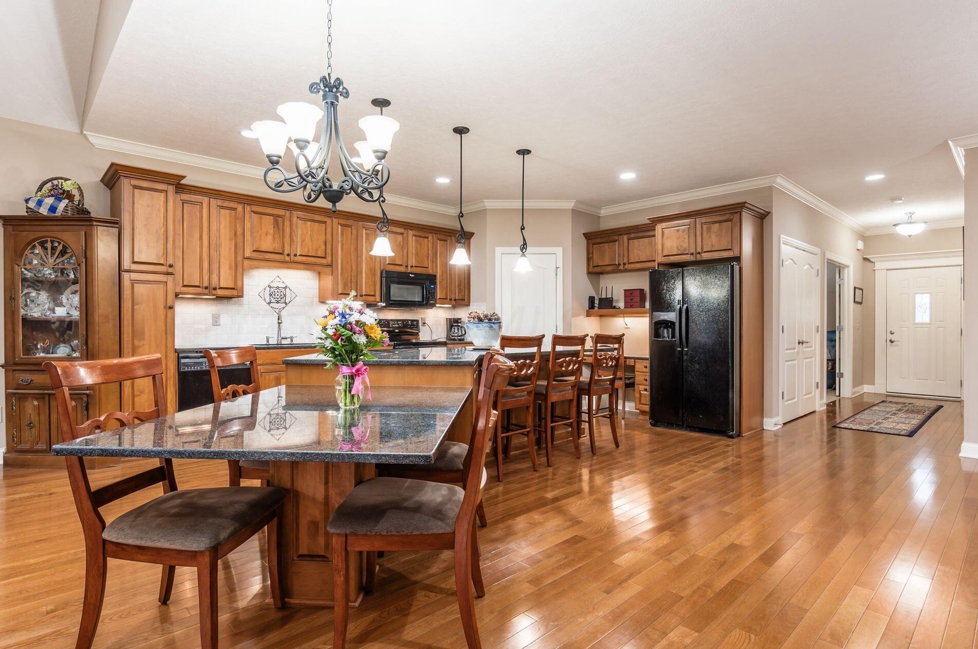 6246 Kinver Edge Way, Columbus OH  43213-5128 exterior