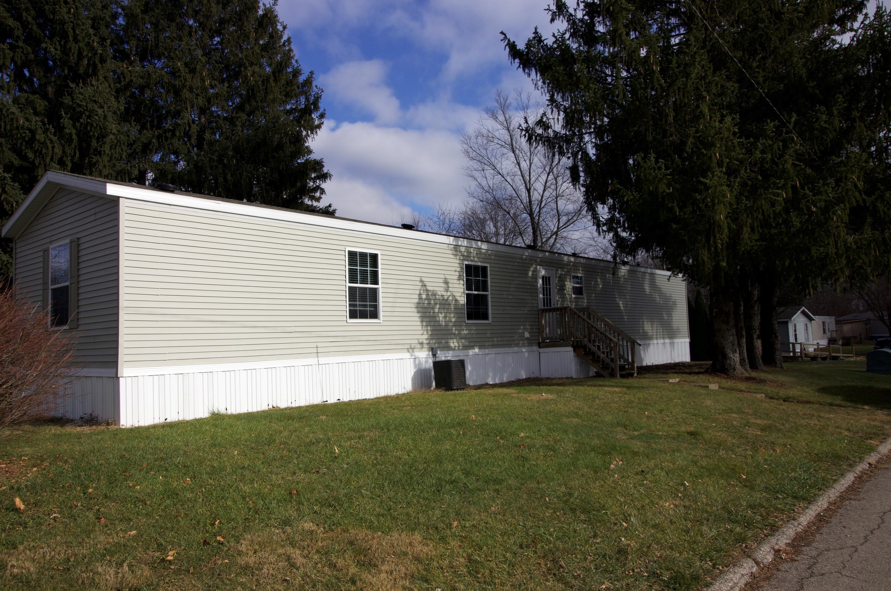 248 Thorn Locust Ln, London, OH 43140