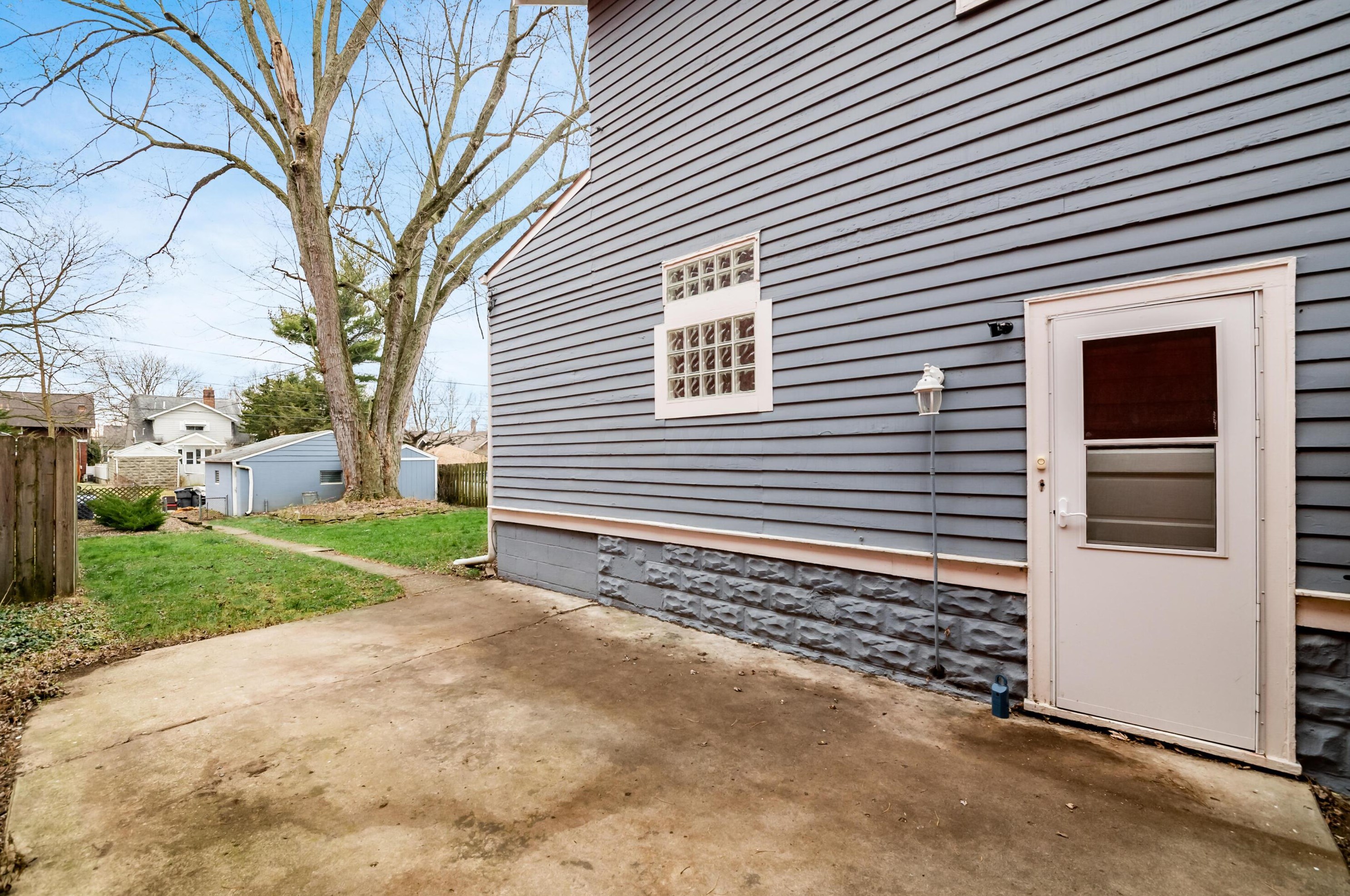 125 North Broadway, Columbus OH 43214-4111 exterior