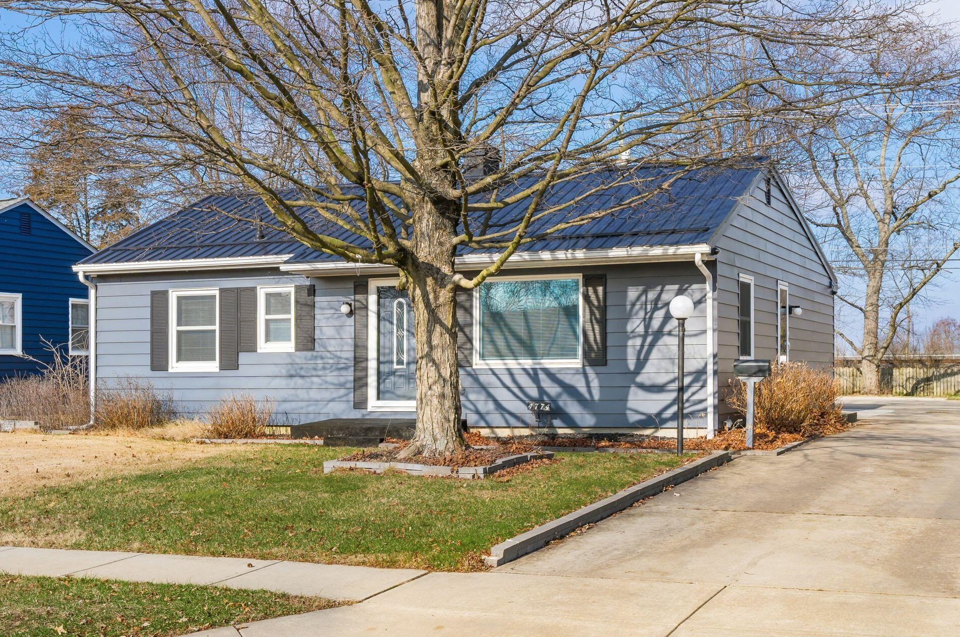 4774 Annhurst Rd, Columbus, OH 43228-1339