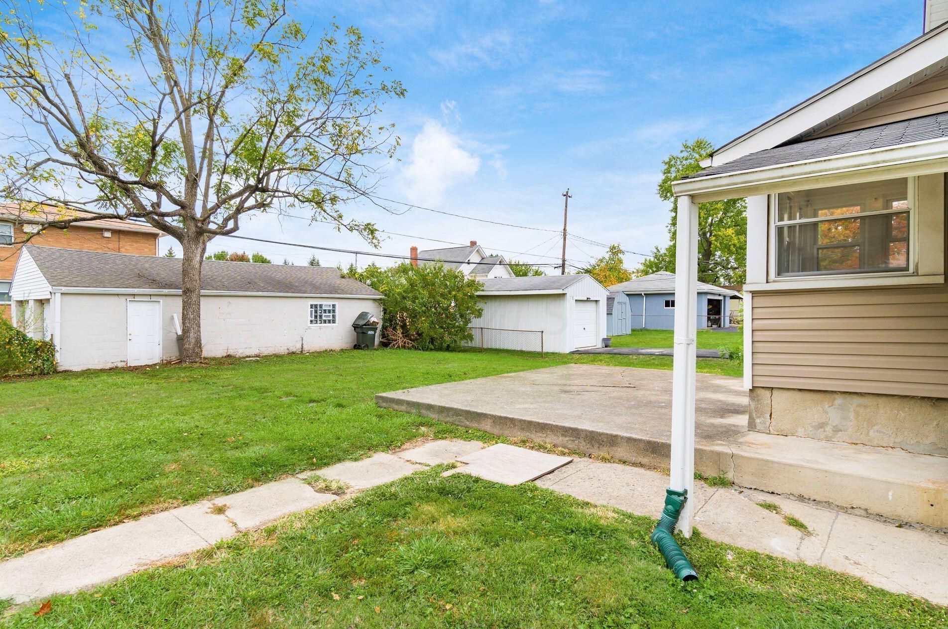 177 Lennox Ave, Columbus OH 43228-1132 exterior