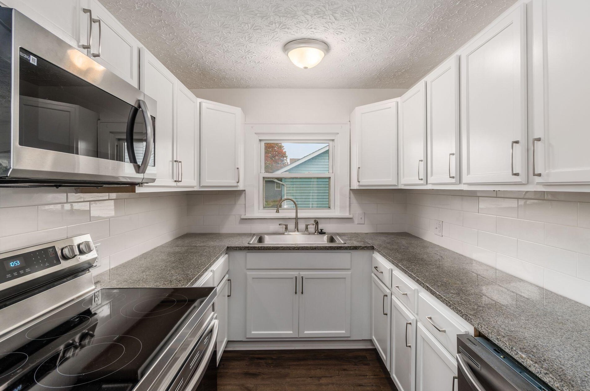 177 Lennox Ave, Columbus OH 43228-1132 exterior