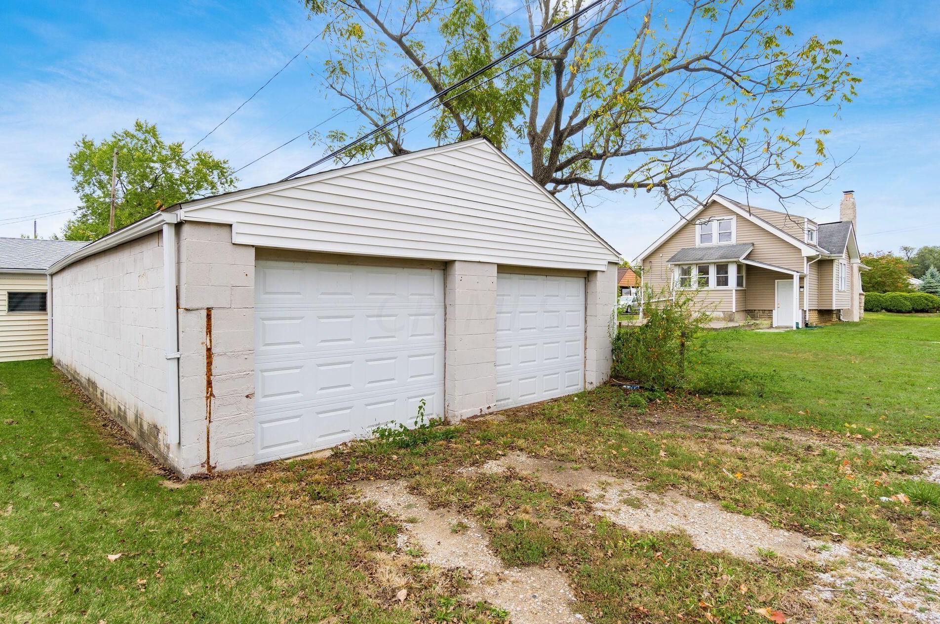 177 Lennox Ave, Columbus OH 43228-1132 exterior