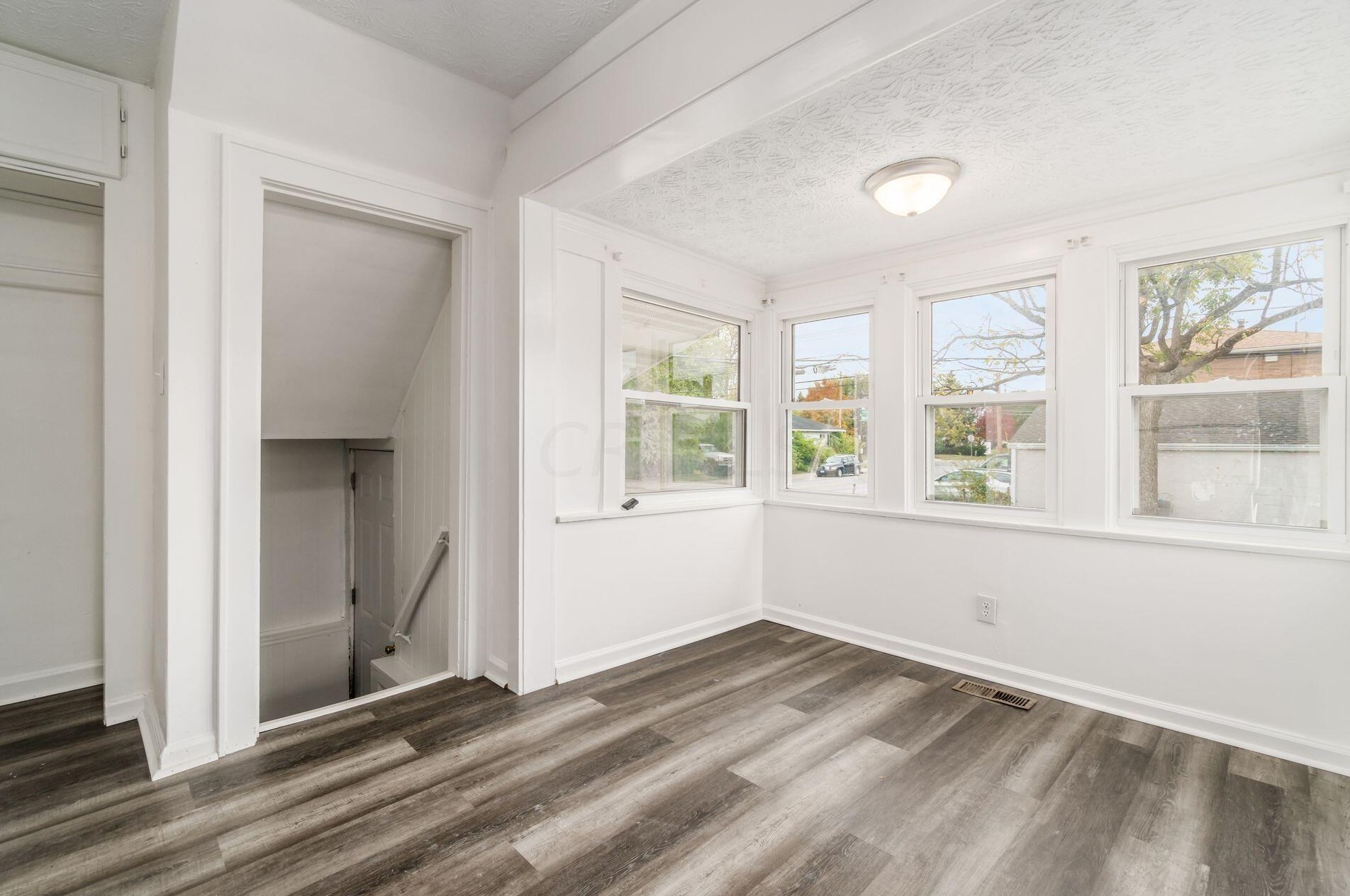 177 Lennox Ave, Columbus OH 43228-1132 exterior