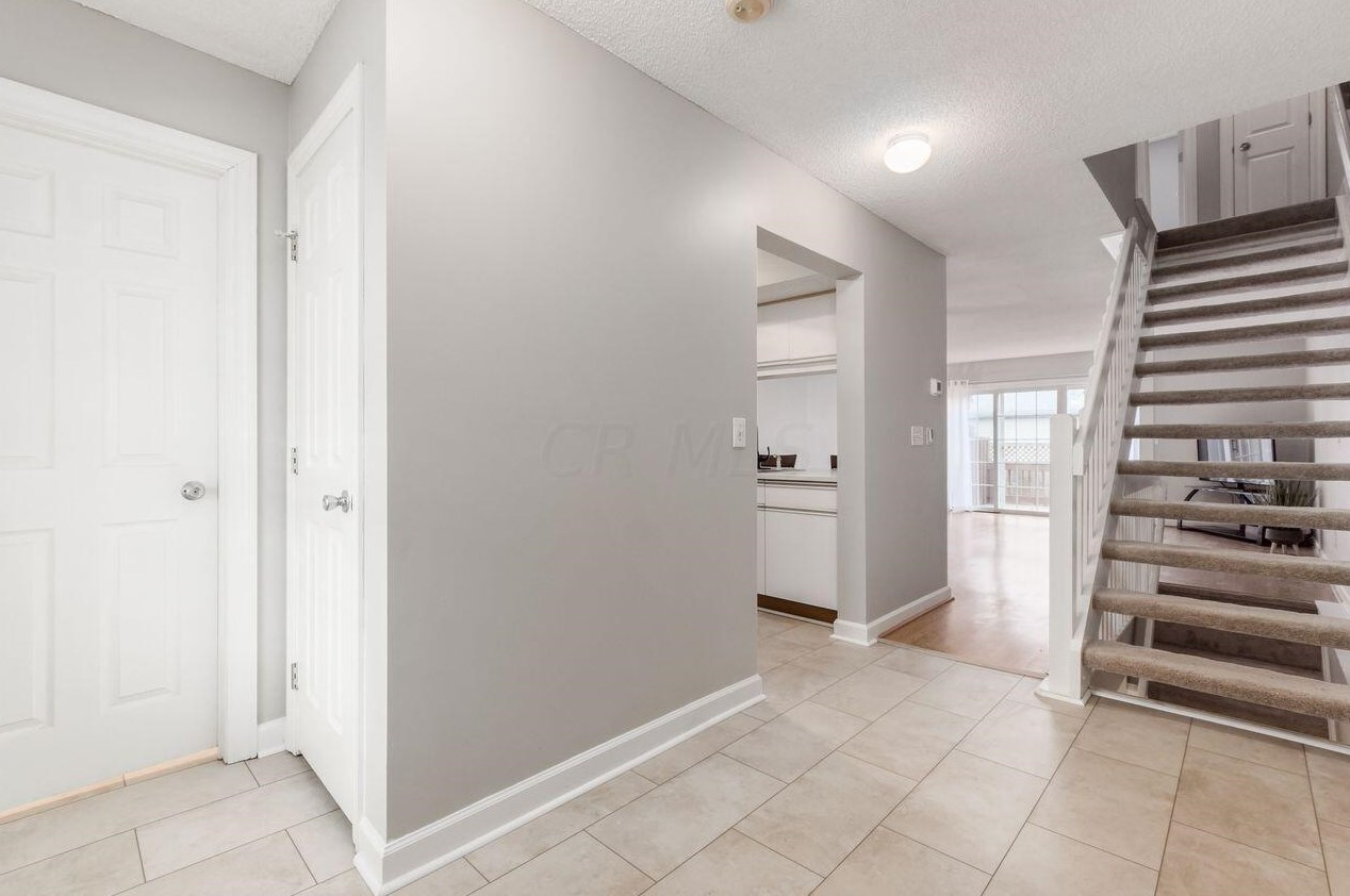 1822 Messner Dr, Hilliard, OH 43026-8378