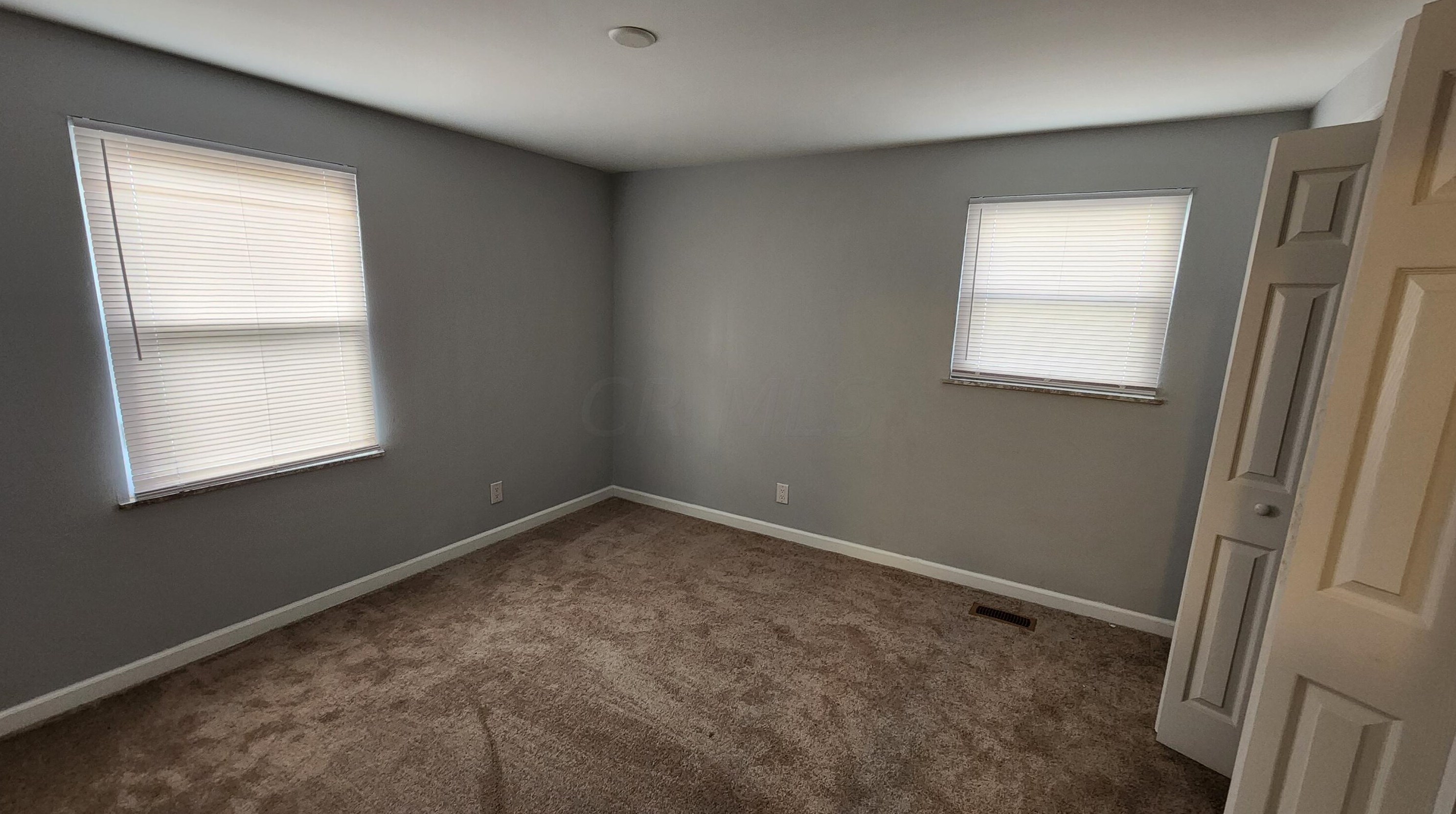 352 Amesbury Dr, Columbus OH  43230-6403 exterior